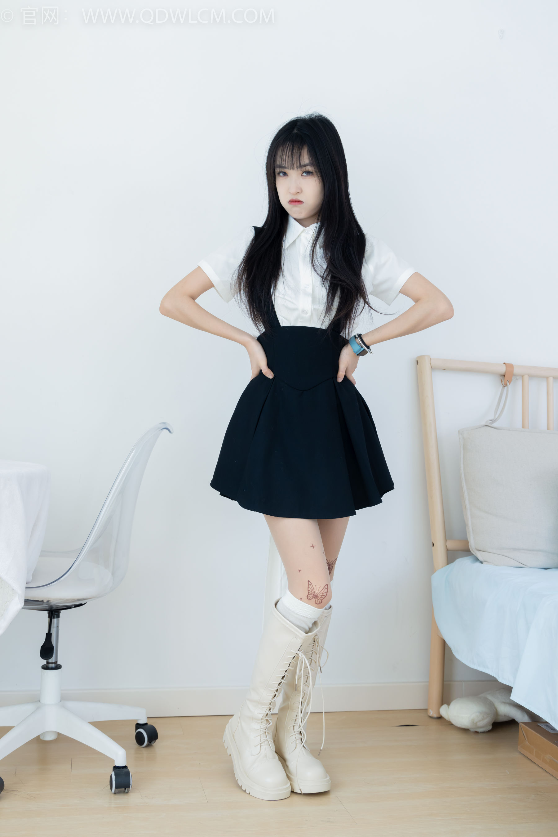 物恋传媒 No.2369 嘉木 - 长靴、长筒小腿白棉袜、蝴蝶薄肉丝/(200P)