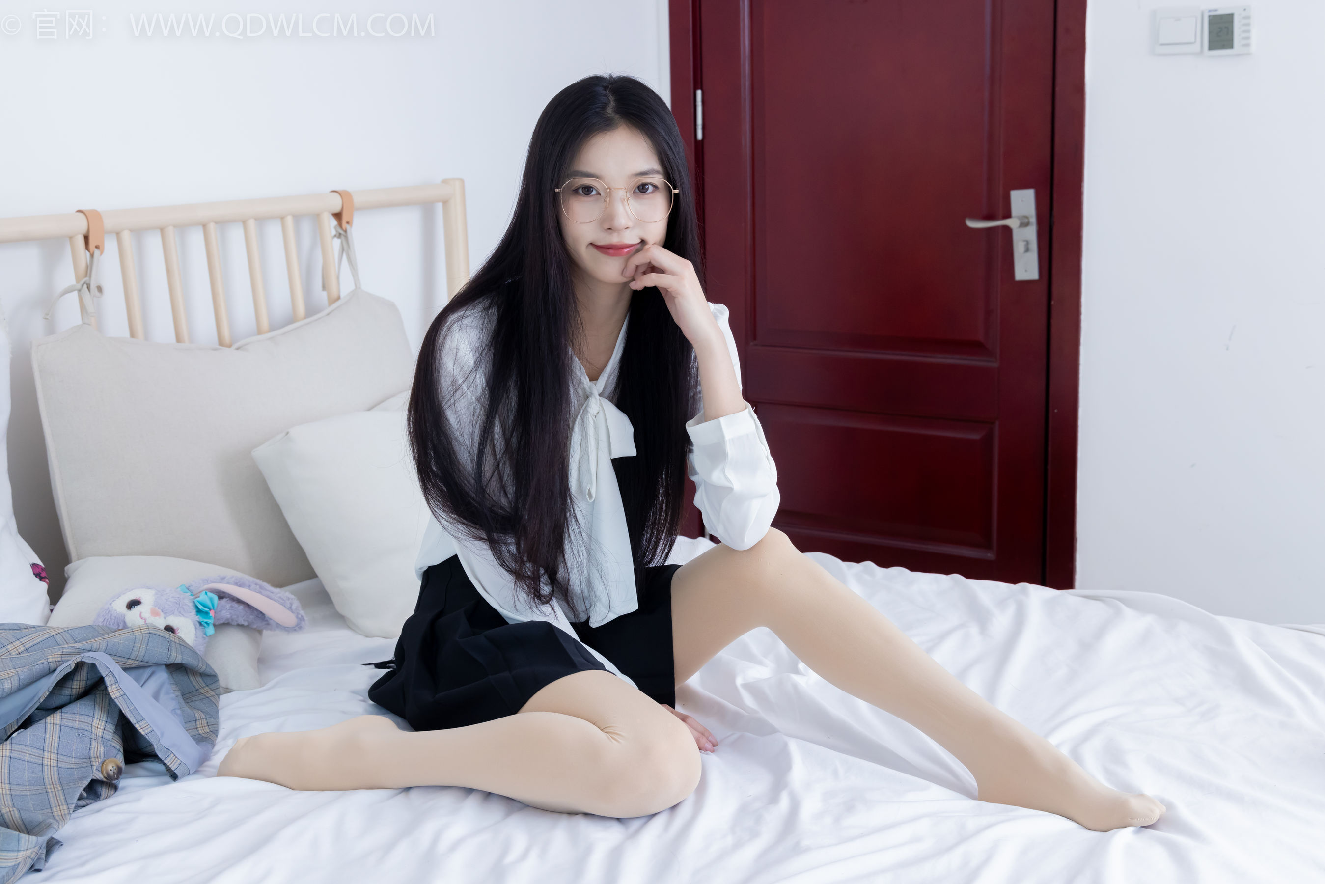 物恋传媒 No.2349 茯苓 - 高跟长靴、高跟凉鞋、厚肉丝、薄黑丝/(175P)