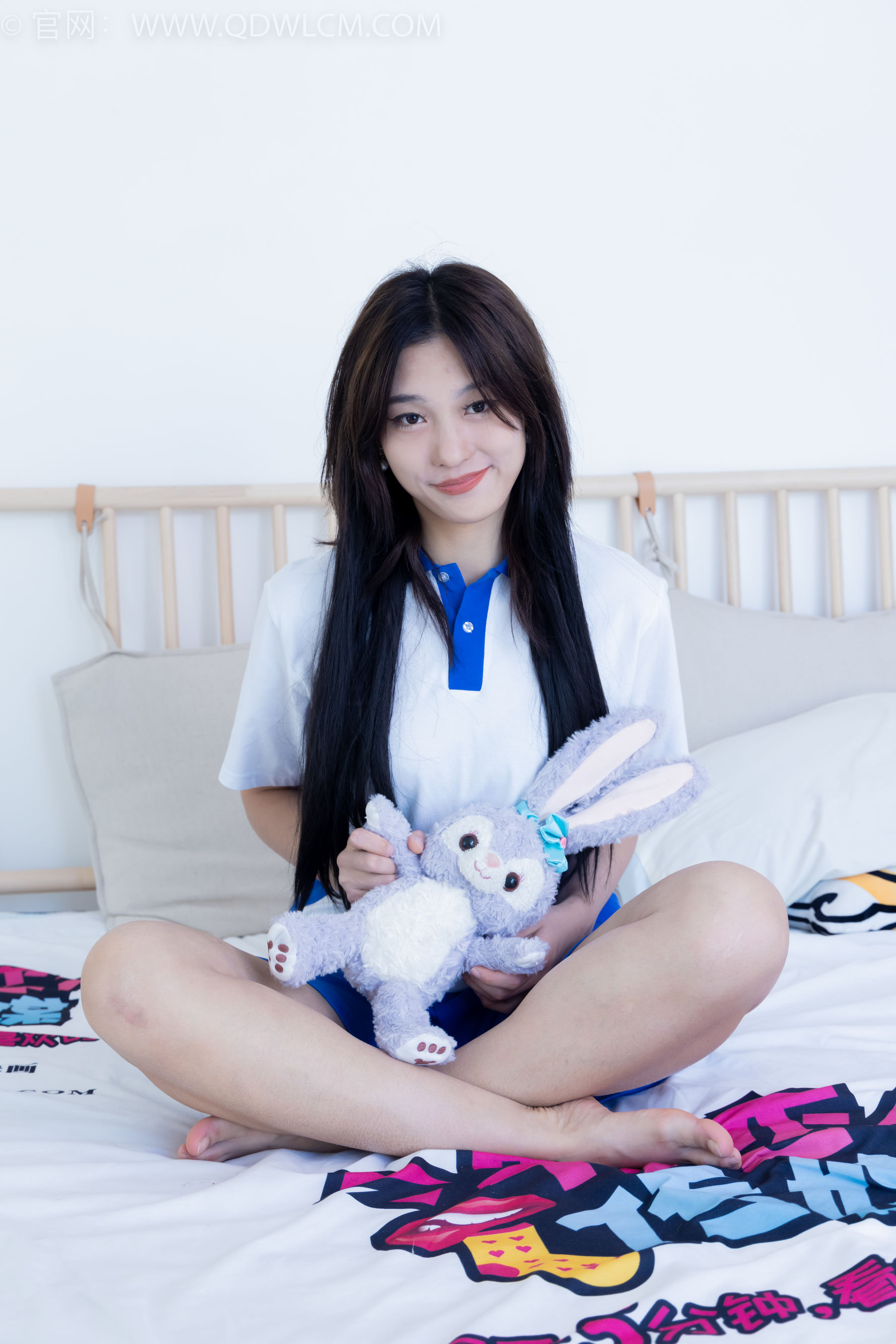 物恋传媒 No.2361 灰灰 - 校服、帆布鞋、白棉袜、裸足/(155P)