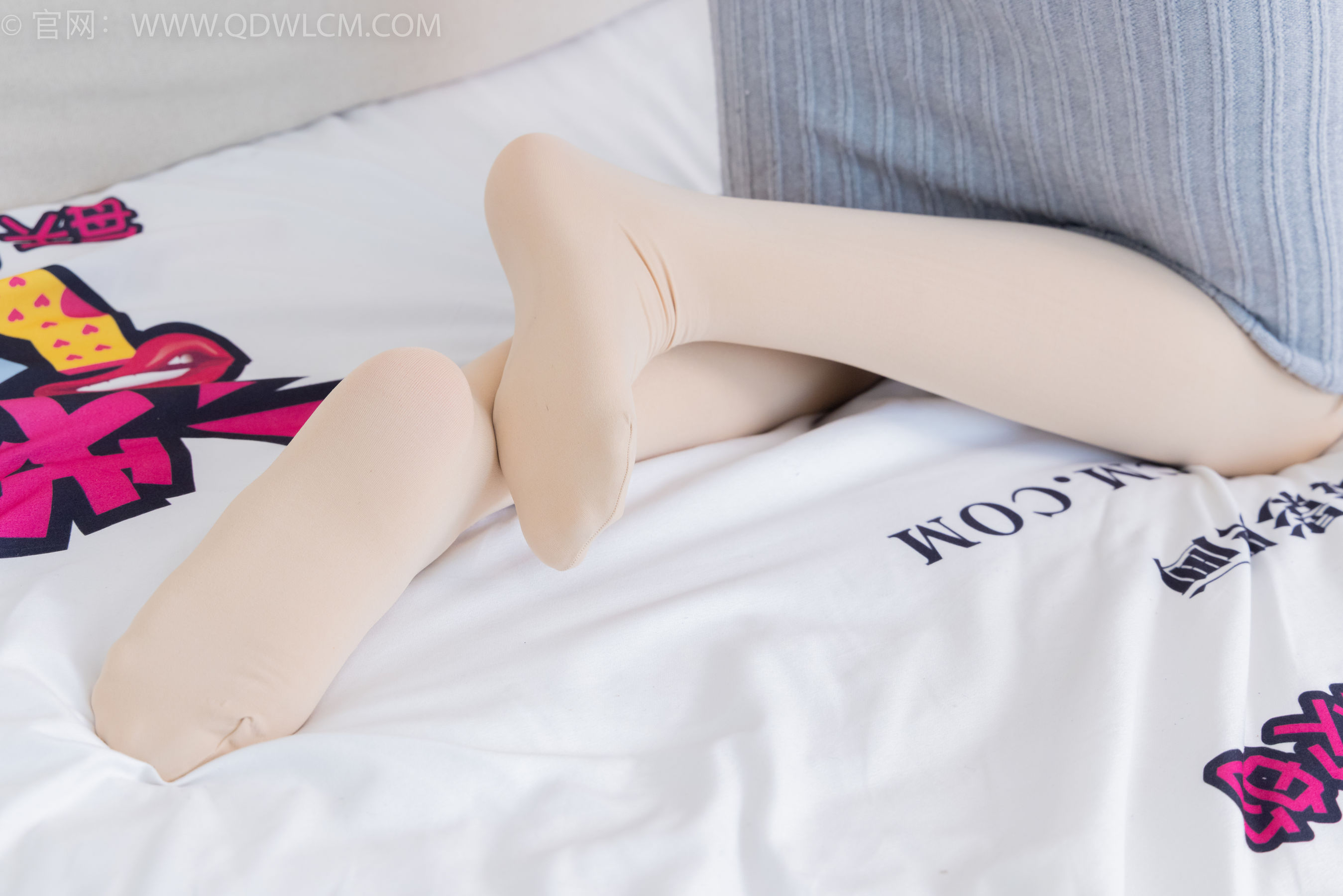 物恋传媒 No.2360 小优 - 平底鞋、厚肉丝/(155P)