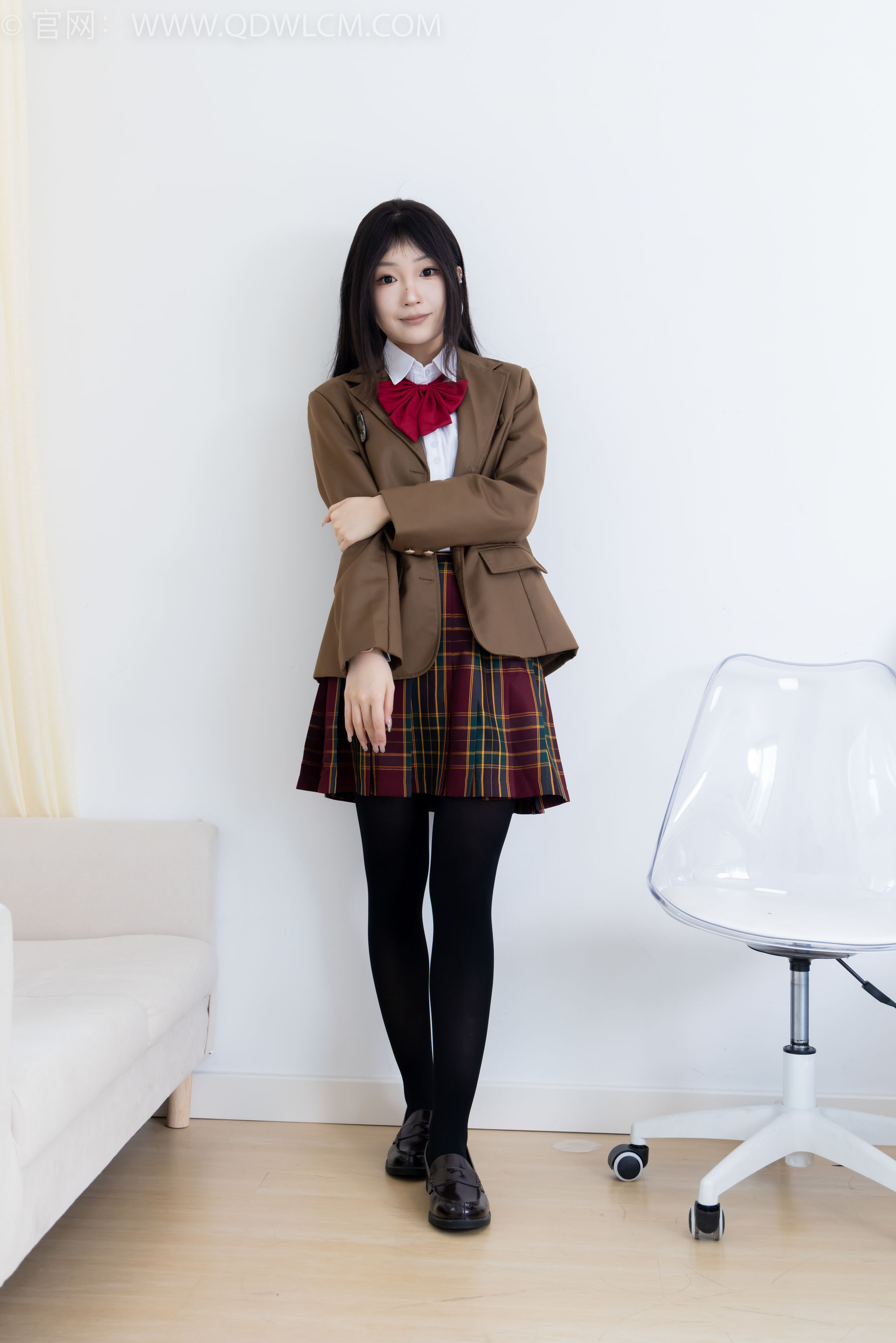 物恋传媒 No.2367 嘟嘟 - 皮鞋、厚黑丝、jk制服/(165P)