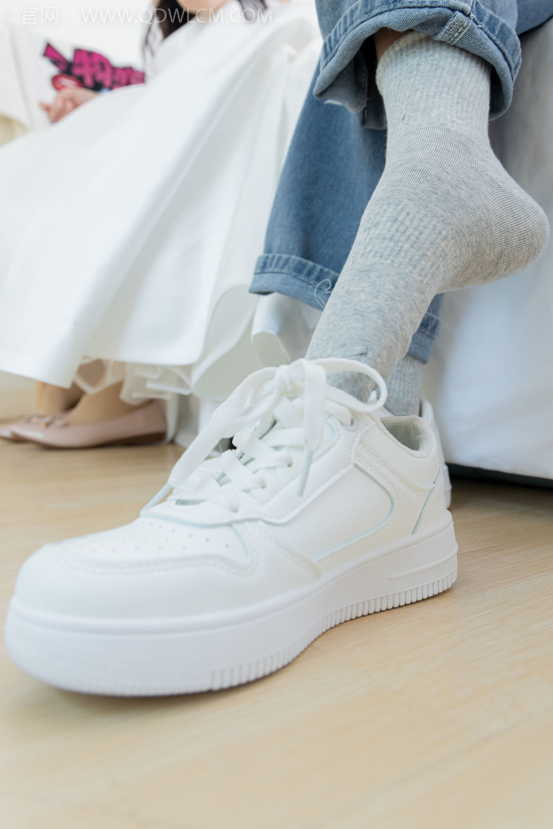 物恋传媒 No.2370 茯苓&欢欢 - 平底鞋、板鞋、厚肉丝、灰色棉袜、薄肉丝/(150P)