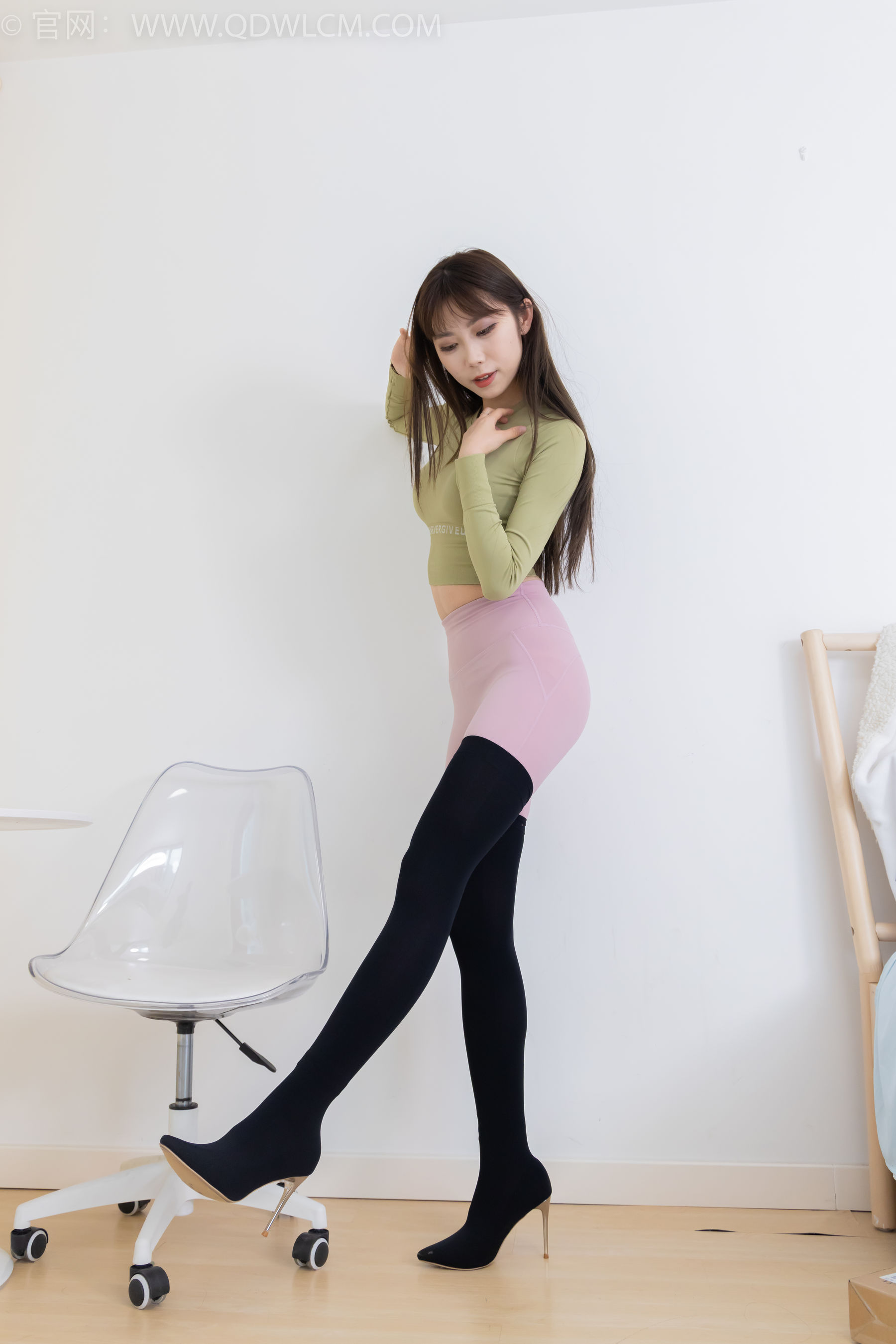 物恋传媒 No.2363 泡泡 - 瑜伽裤、过膝靴、薄白丝/(180P)