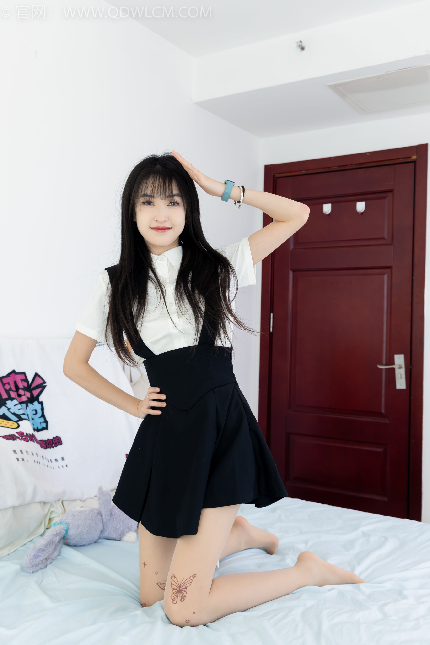 物恋传媒 No.2369 嘉木 - 长靴、长筒小腿白棉袜、蝴蝶薄肉丝/(200P)