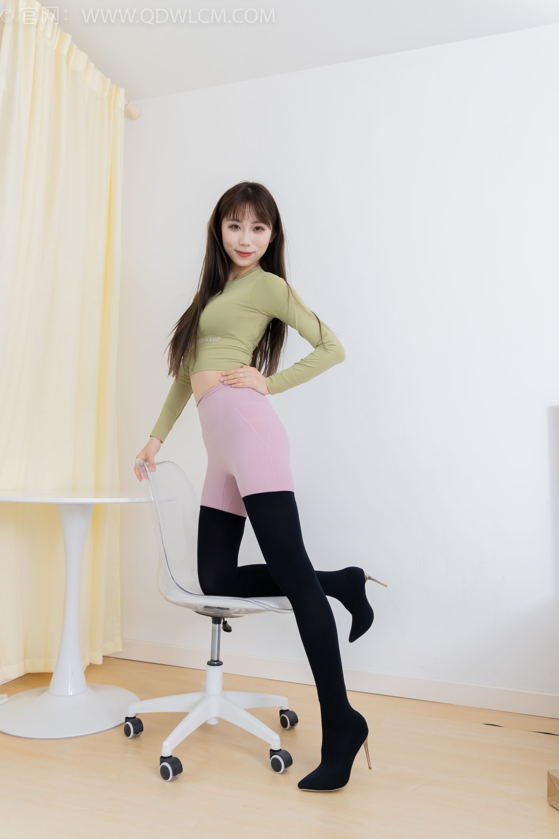 物恋传媒 No.2363 泡泡 - 瑜伽裤、过膝靴、薄白丝/(180P)