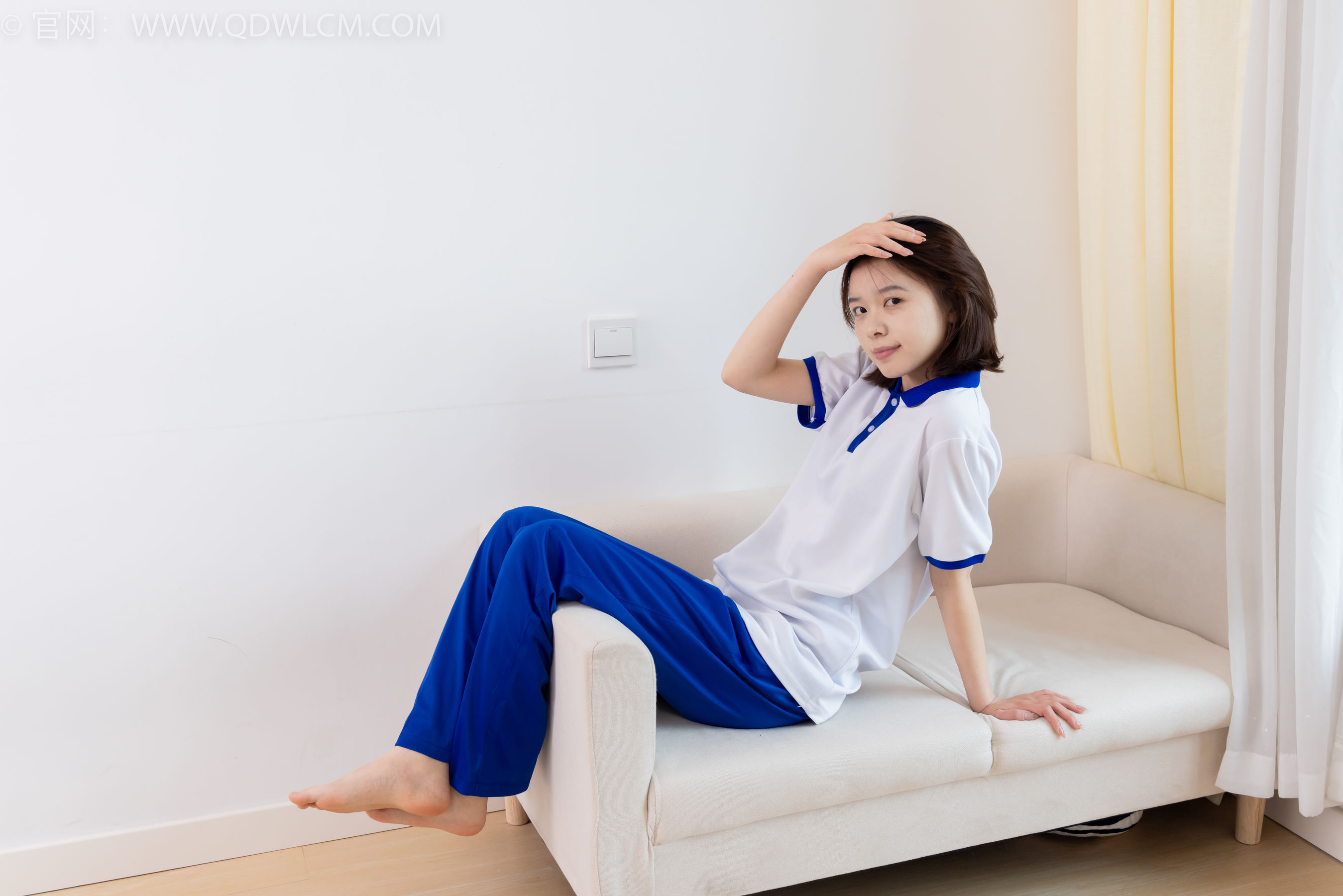 物恋传媒 No.2364 小悦 - 校服、板鞋、白棉袜、裸足/(150P)