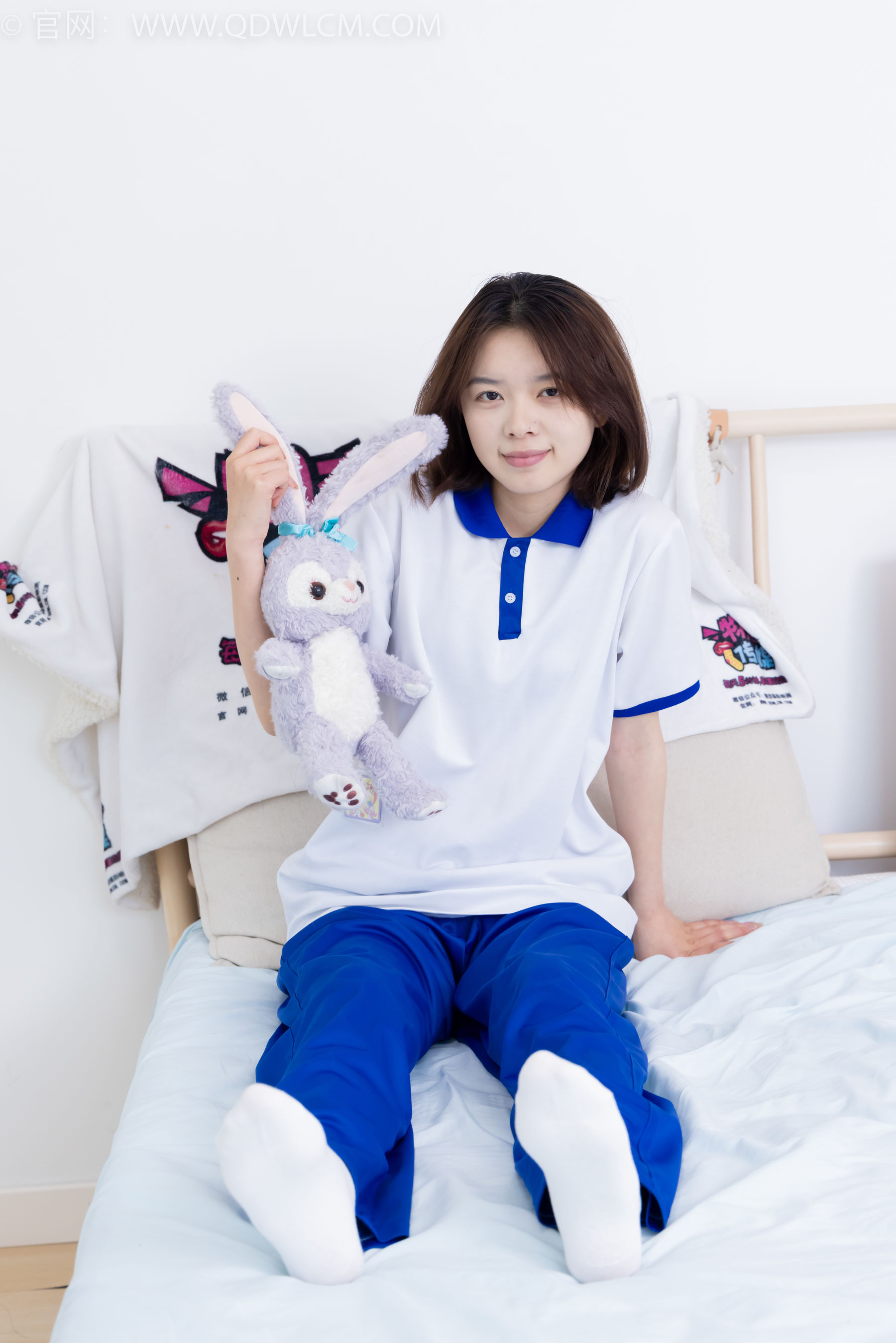 物恋传媒 No.2364 小悦 - 校服、板鞋、白棉袜、裸足/(150P)