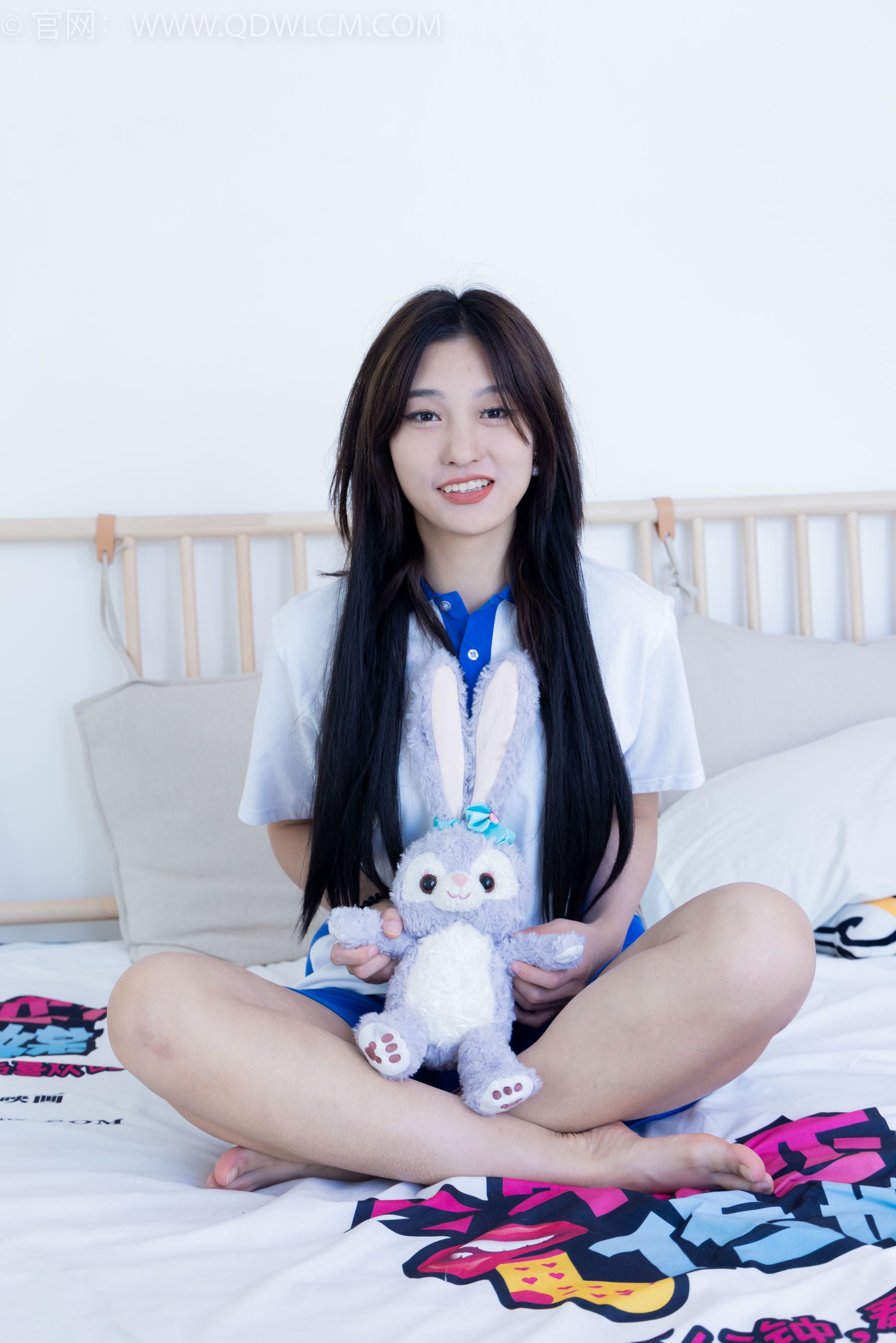 物恋传媒 No.2361 灰灰 - 校服、帆布鞋、白棉袜、裸足/(155P)