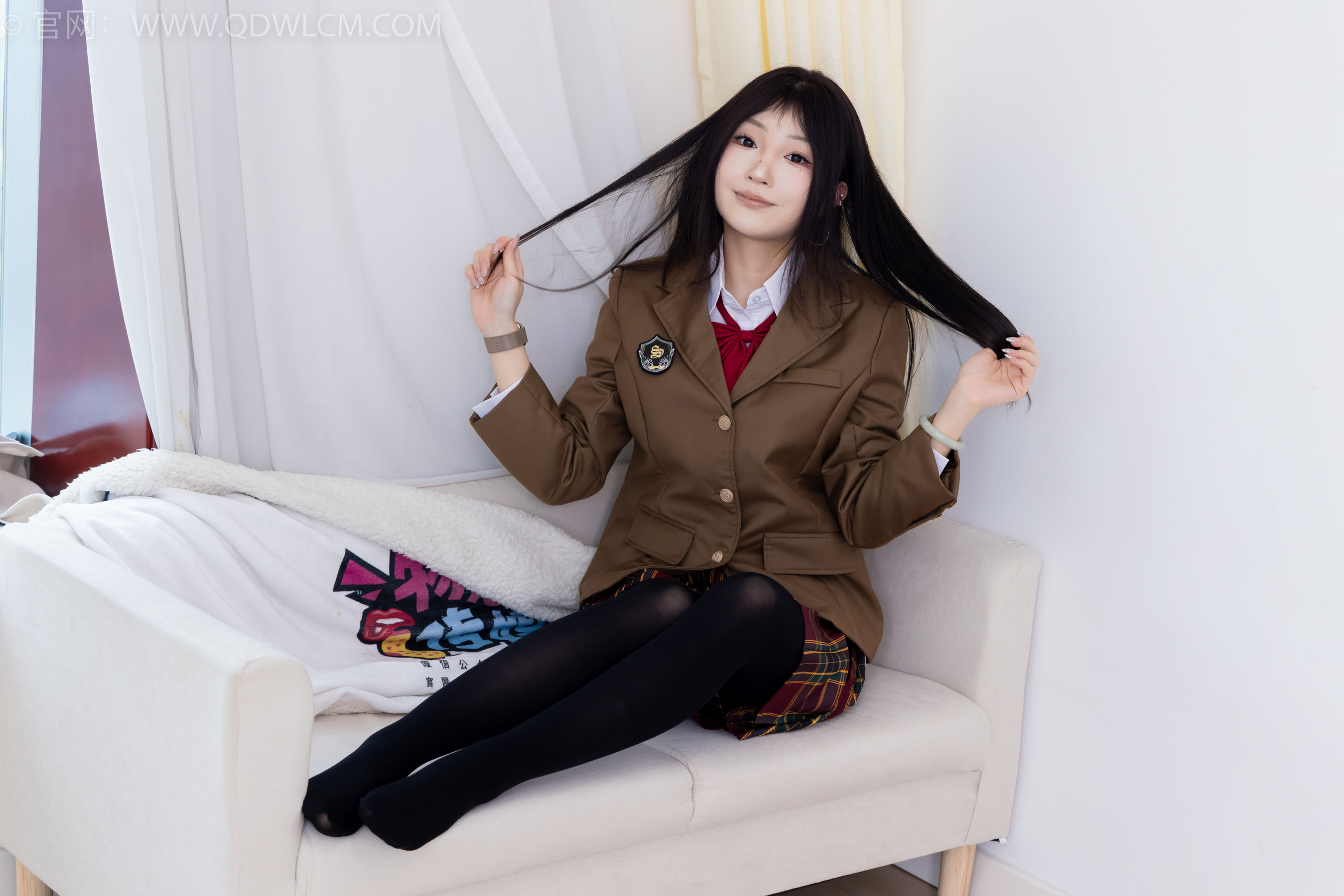 物恋传媒 No.2367 嘟嘟 - 皮鞋、厚黑丝、jk制服/(165P)