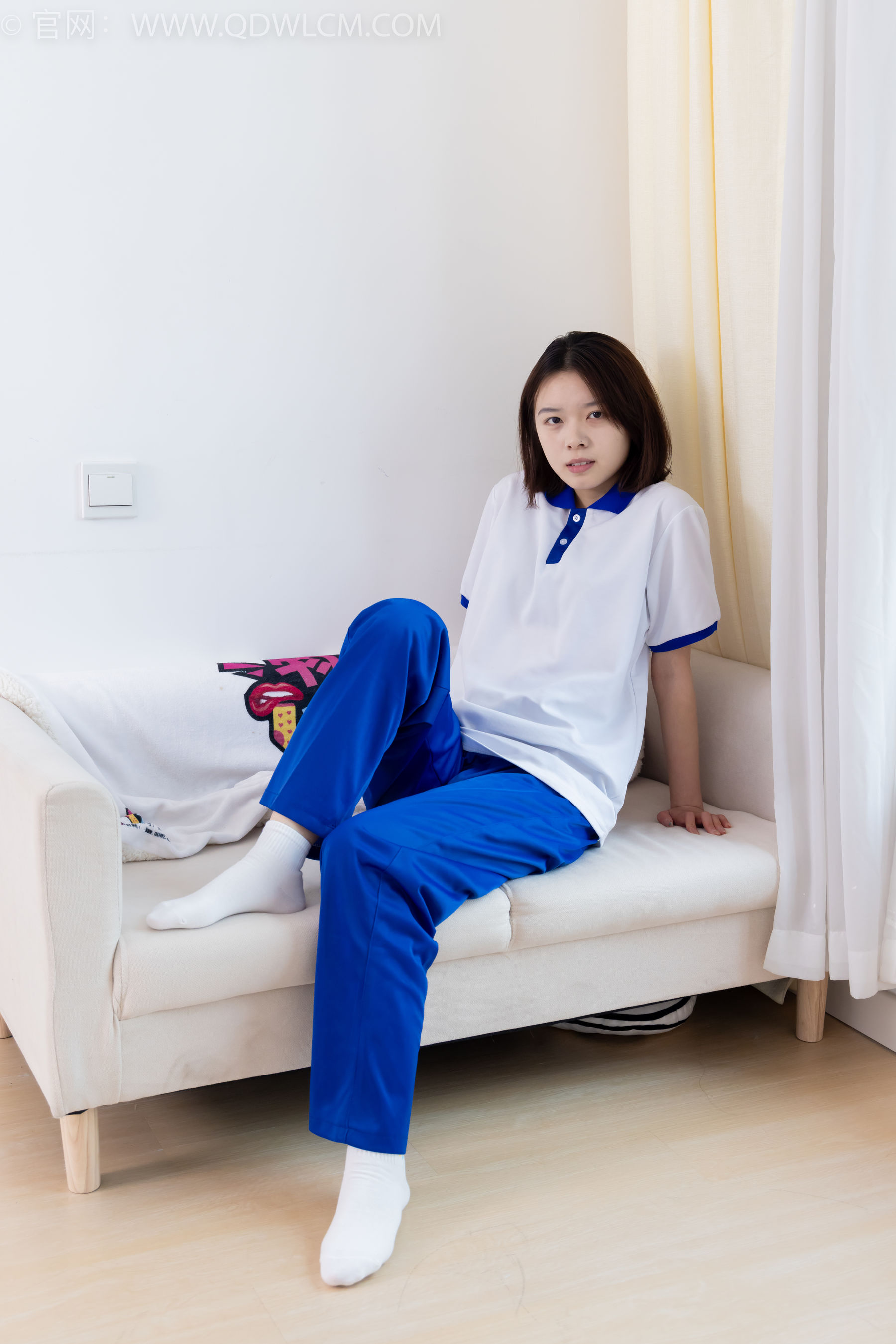 物恋传媒 No.2364 小悦 - 校服、板鞋、白棉袜、裸足/(150P)