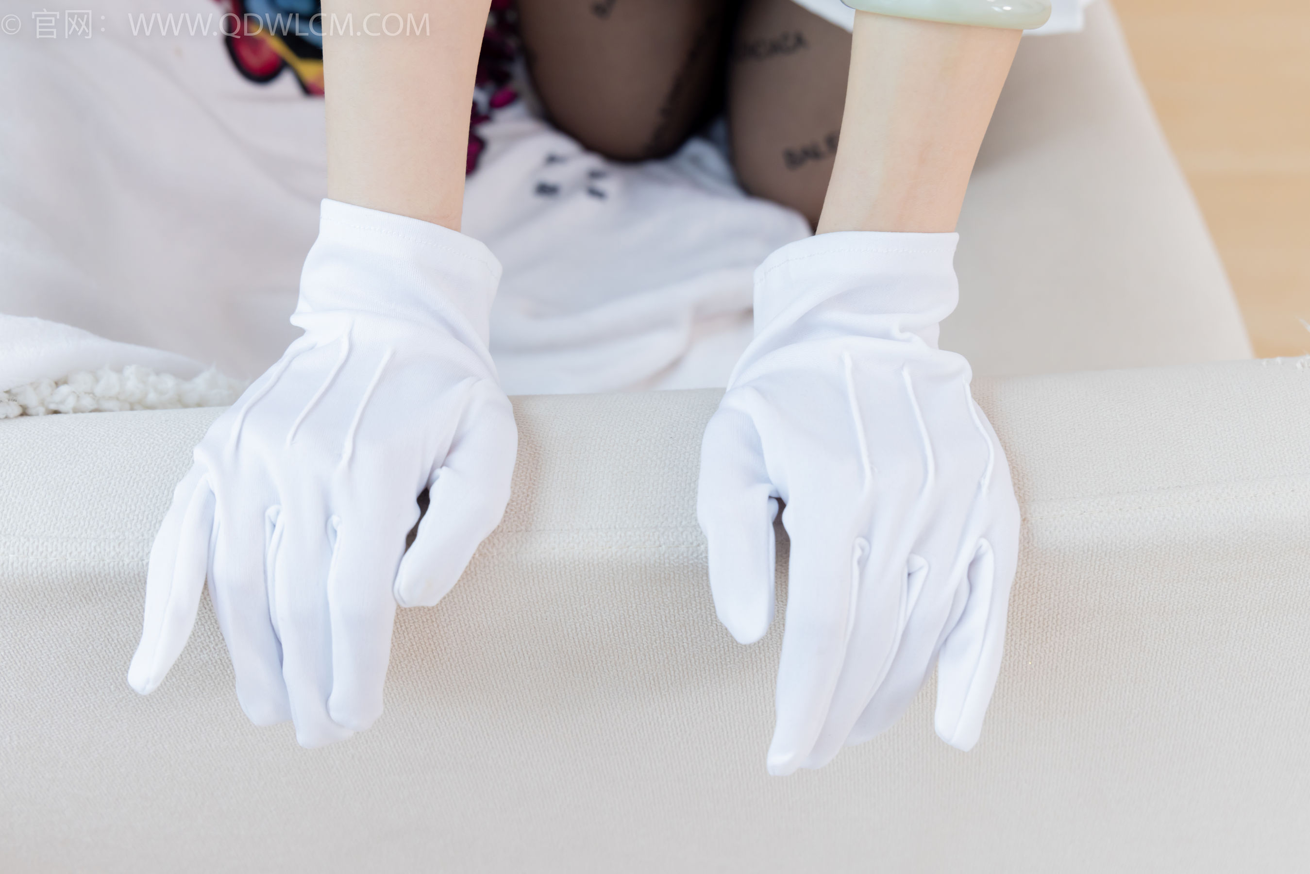 物恋传媒 No.2372 嘟嘟 - 高跟鞋、手套、薄黑丝脚尖加固款、薄肉丝脚尖加固款/(170P)