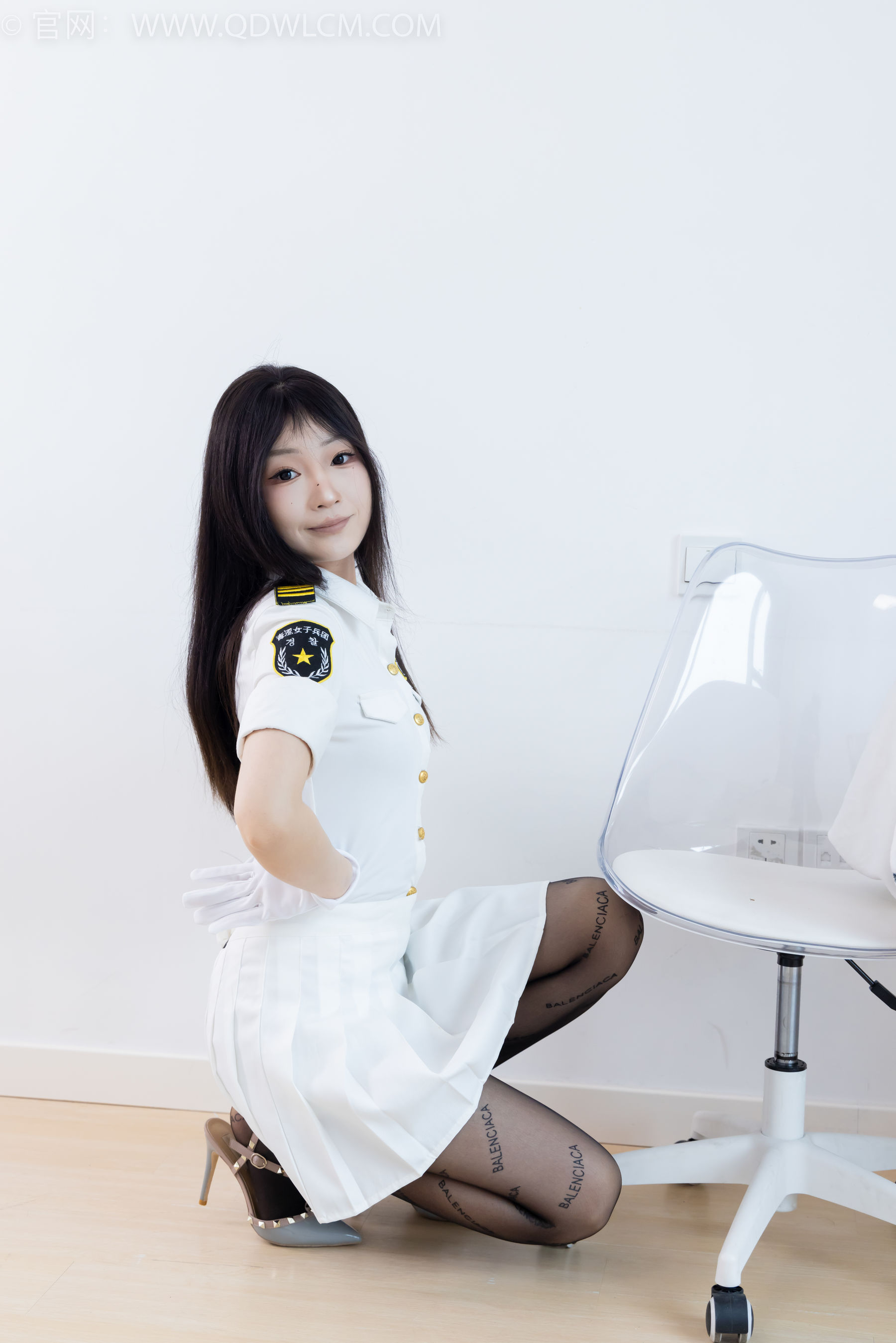 物恋传媒 No.2372 嘟嘟 - 高跟鞋、手套、薄黑丝脚尖加固款、薄肉丝脚尖加固款/(170P)