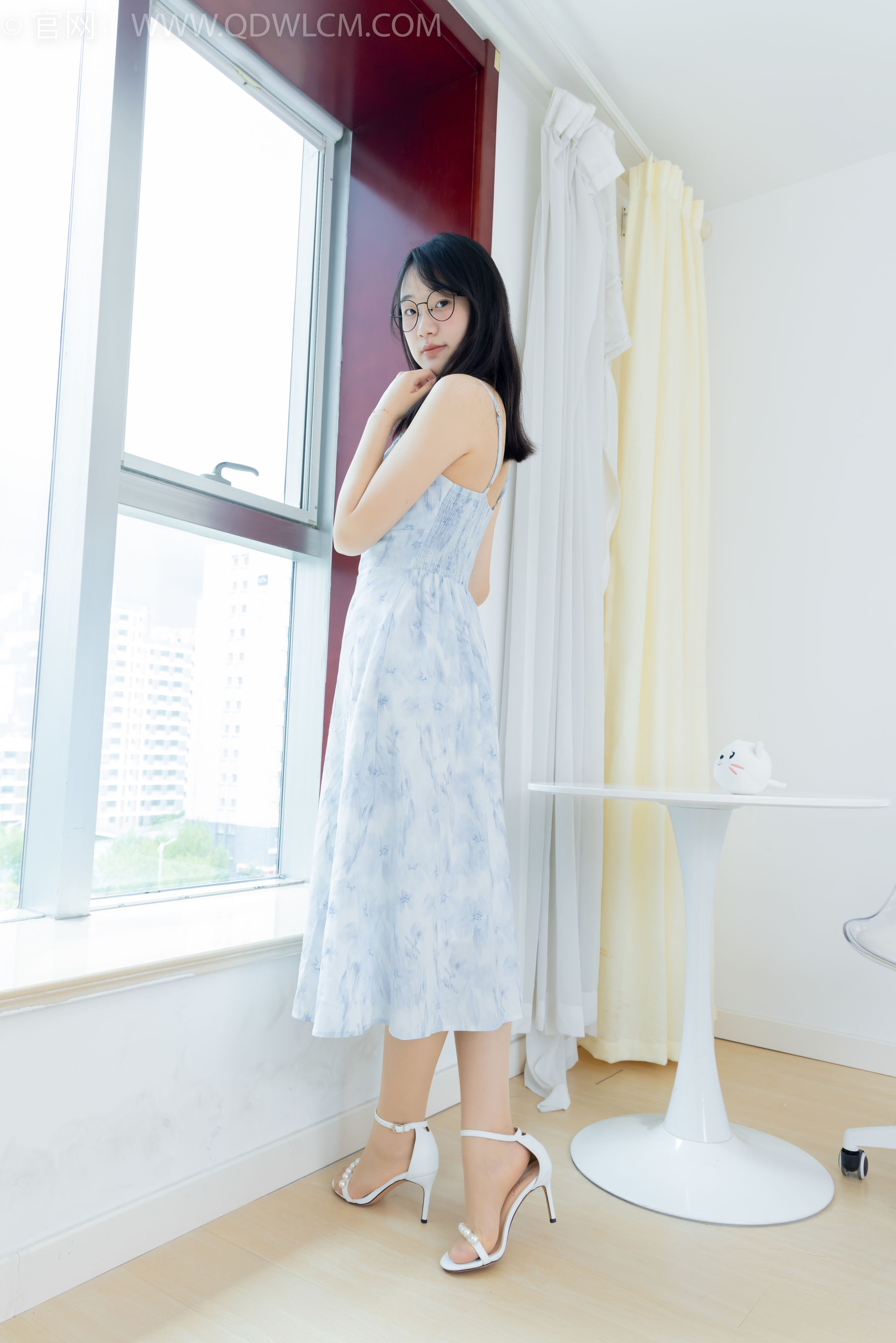 物恋传媒 No.2357 小椿 - 高跟凉鞋、肉丝/(150P)