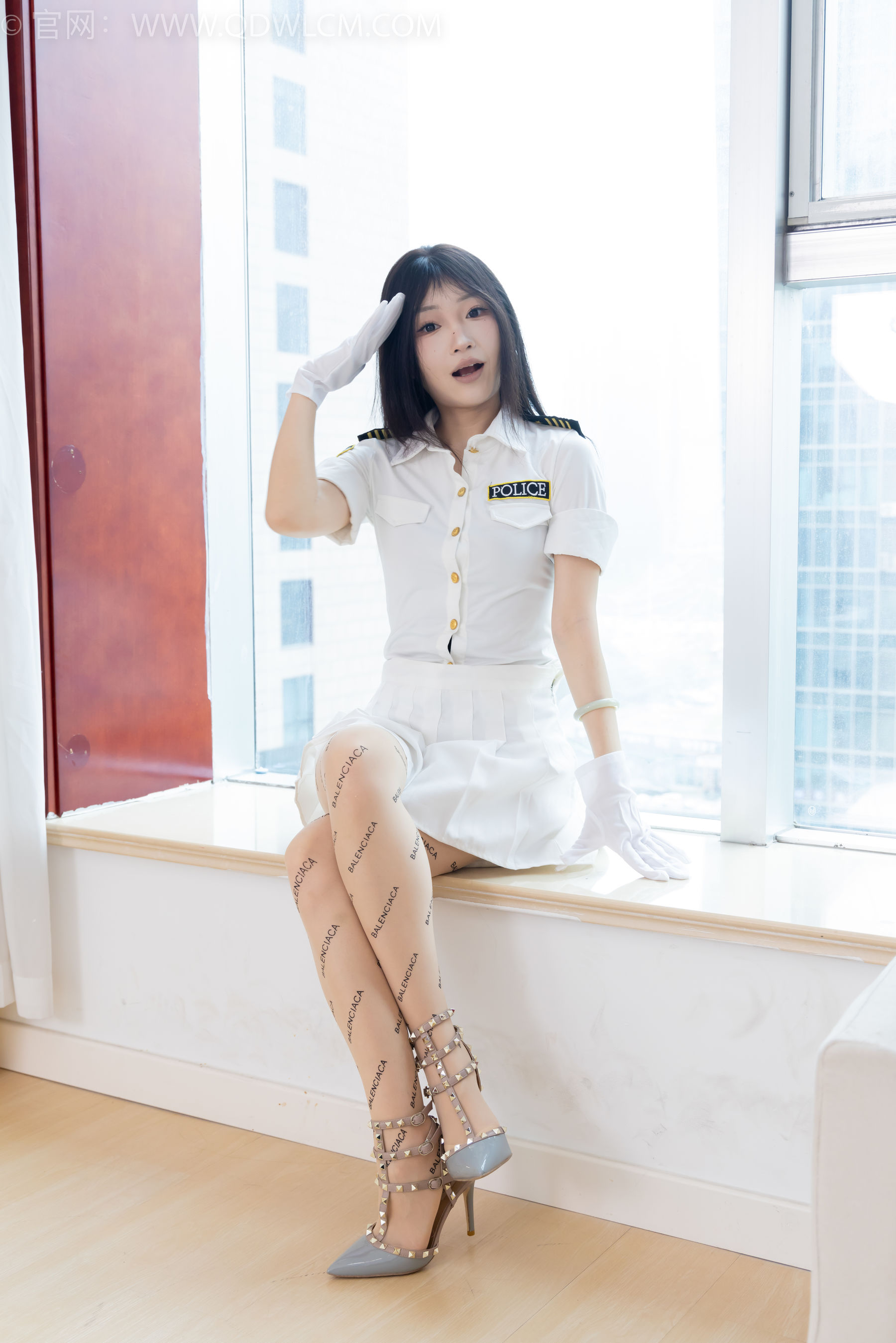 物恋传媒 No.2372 嘟嘟 - 高跟鞋、手套、薄黑丝脚尖加固款、薄肉丝脚尖加固款/(170P)