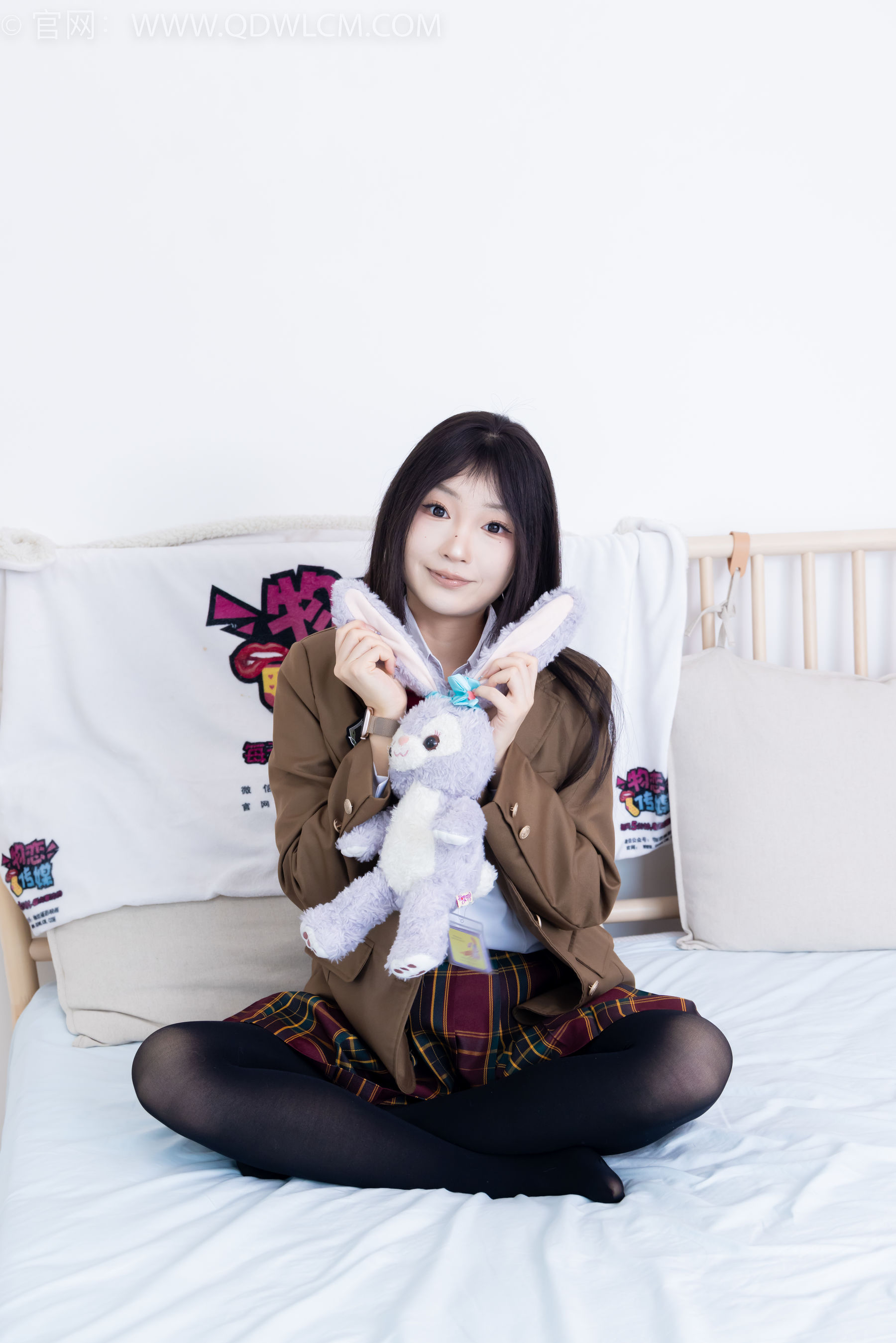 物恋传媒 No.2367 嘟嘟 - 皮鞋、厚黑丝、jk制服/(165P)