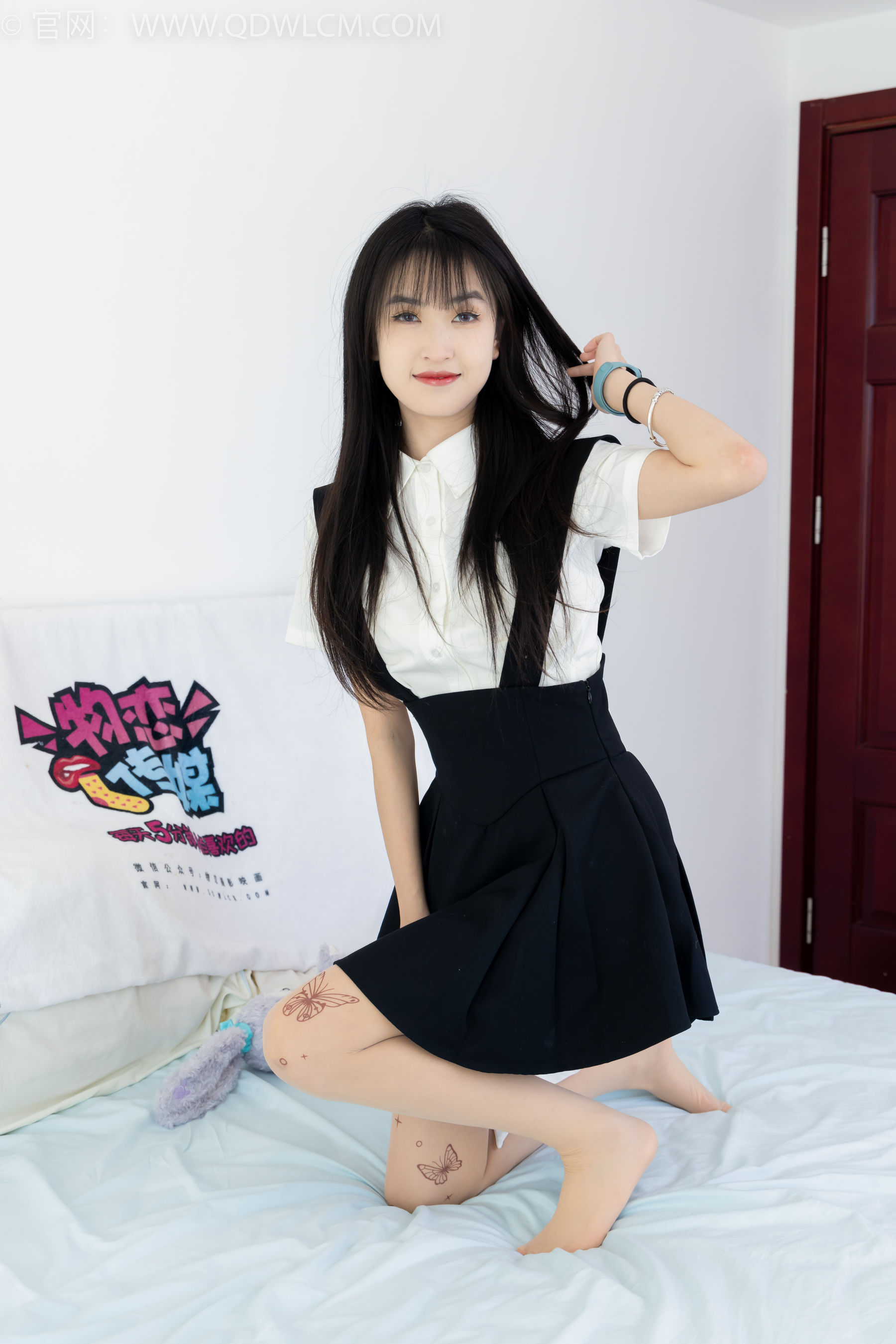 物恋传媒 No.2369 嘉木 - 长靴、长筒小腿白棉袜、蝴蝶薄肉丝/(200P)