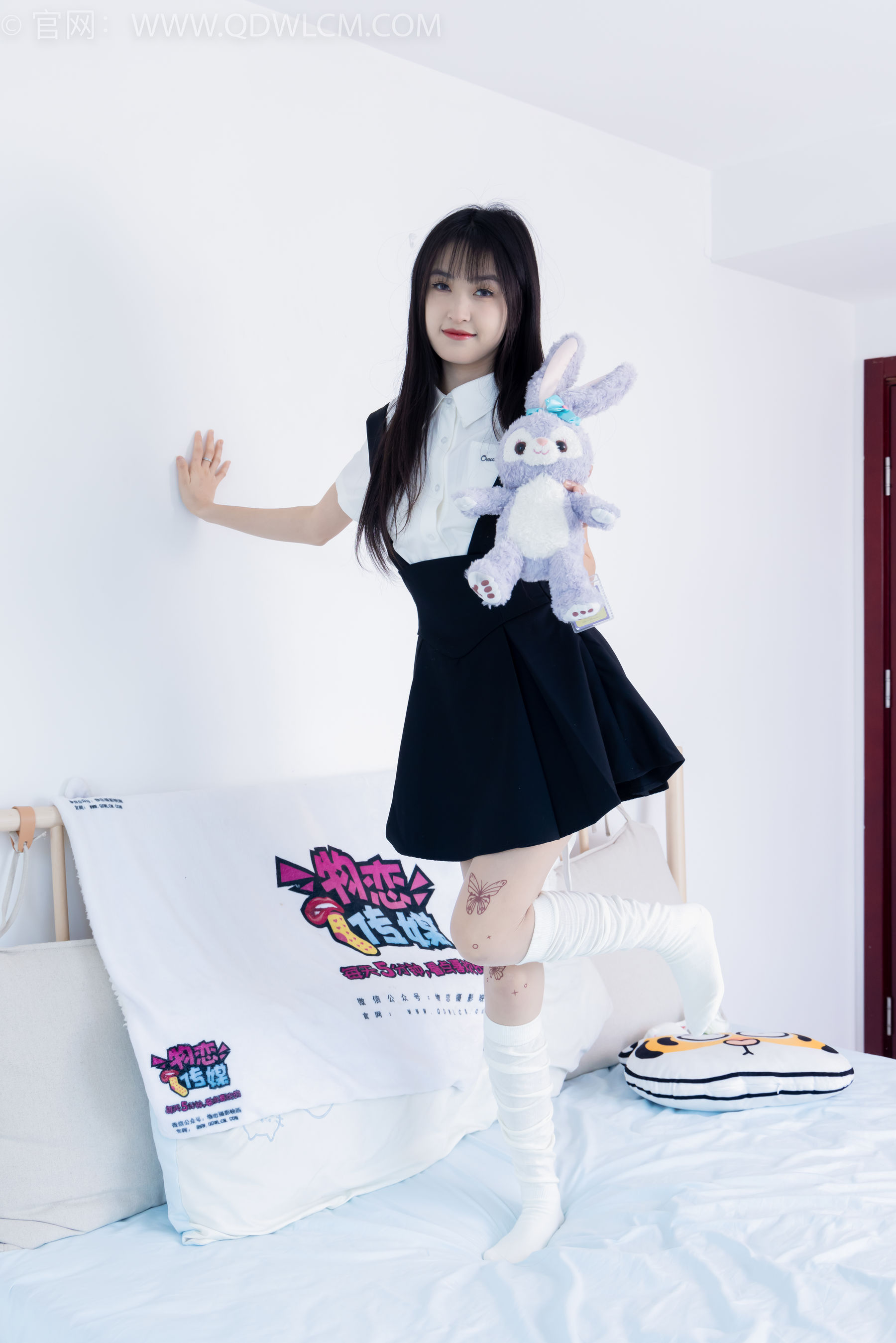 物恋传媒 No.2369 嘉木 - 长靴、长筒小腿白棉袜、蝴蝶薄肉丝/(200P)