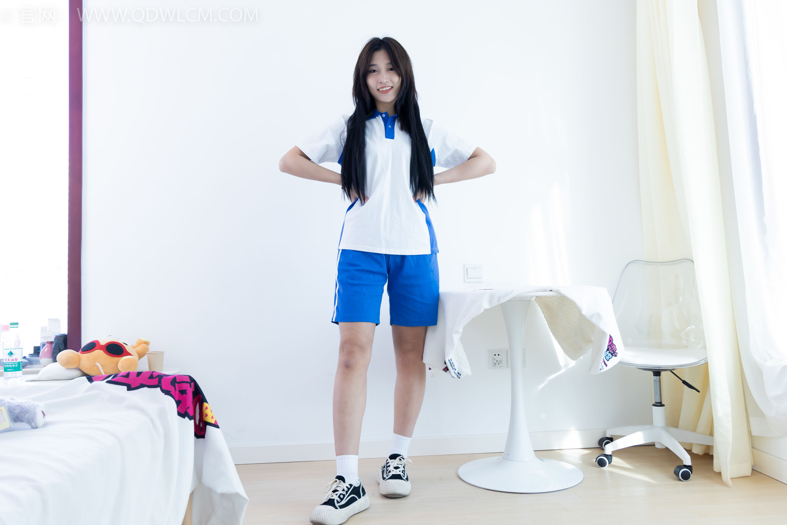 物恋传媒 No.2361 灰灰 - 校服、帆布鞋、白棉袜、裸足/(155P)