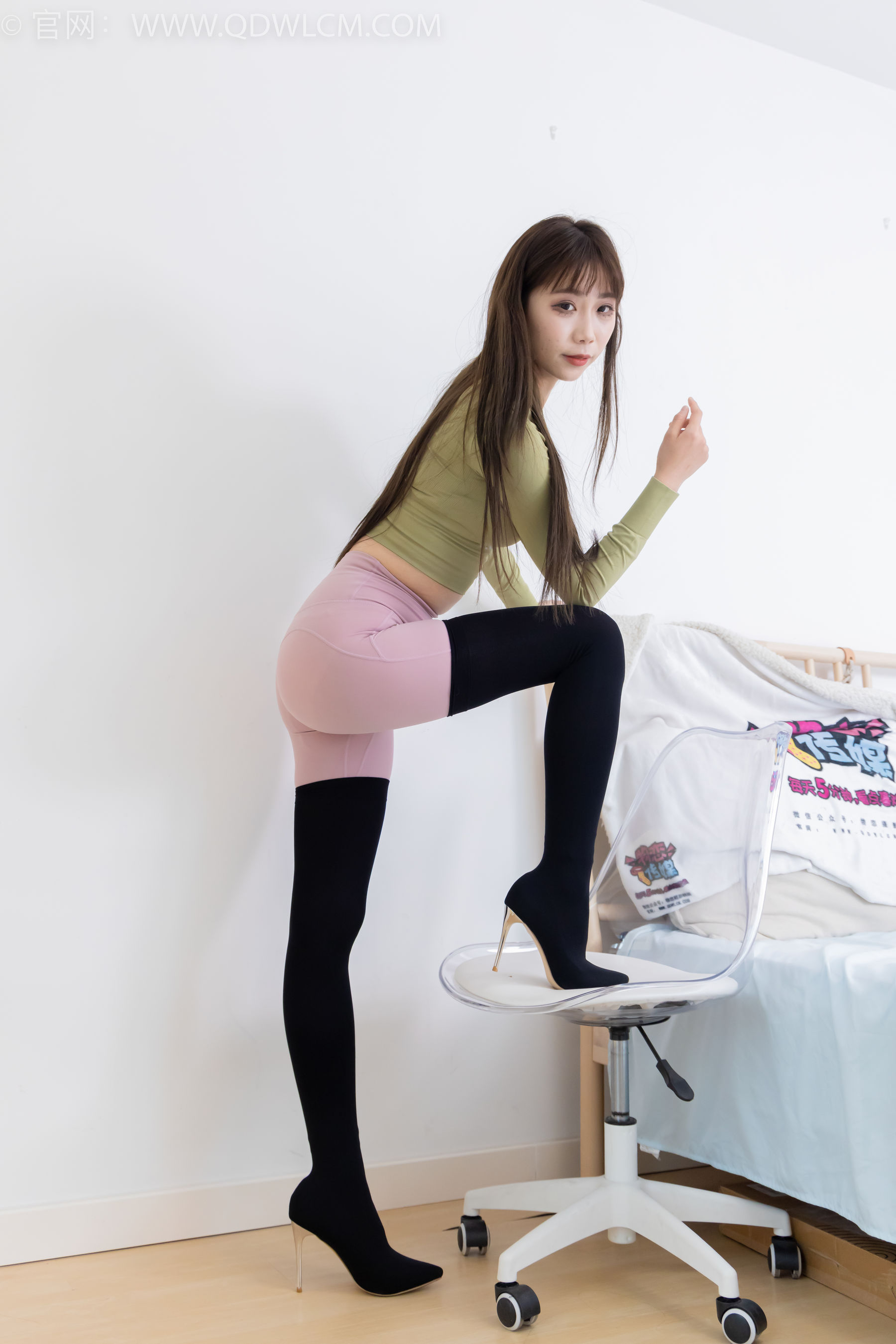 物恋传媒 No.2363 泡泡 - 瑜伽裤、过膝靴、薄白丝/(180P)