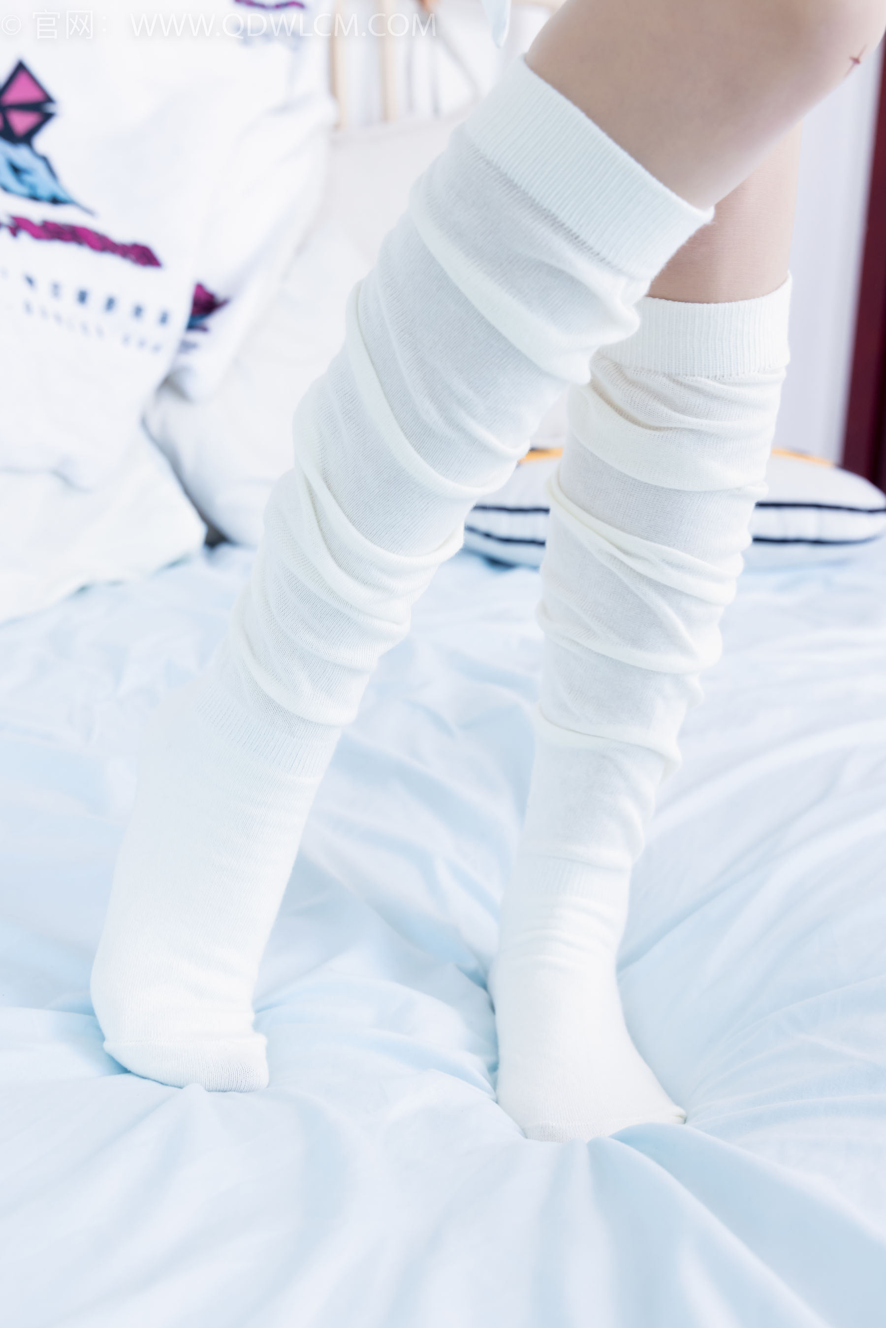 物恋传媒 No.2369 嘉木 - 长靴、长筒小腿白棉袜、蝴蝶薄肉丝/(200P)