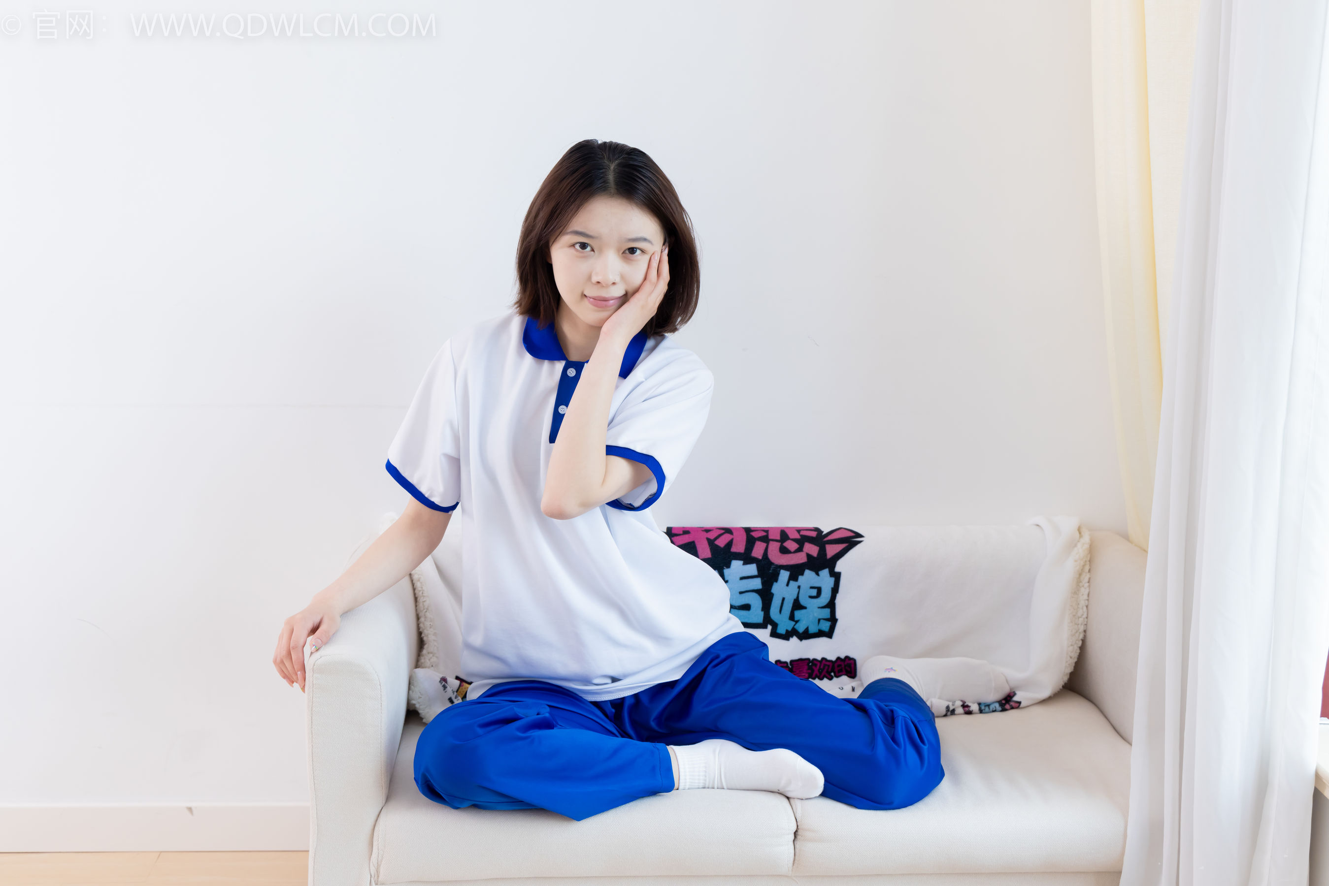 物恋传媒 No.2364 小悦 - 校服、板鞋、白棉袜、裸足/(150P)