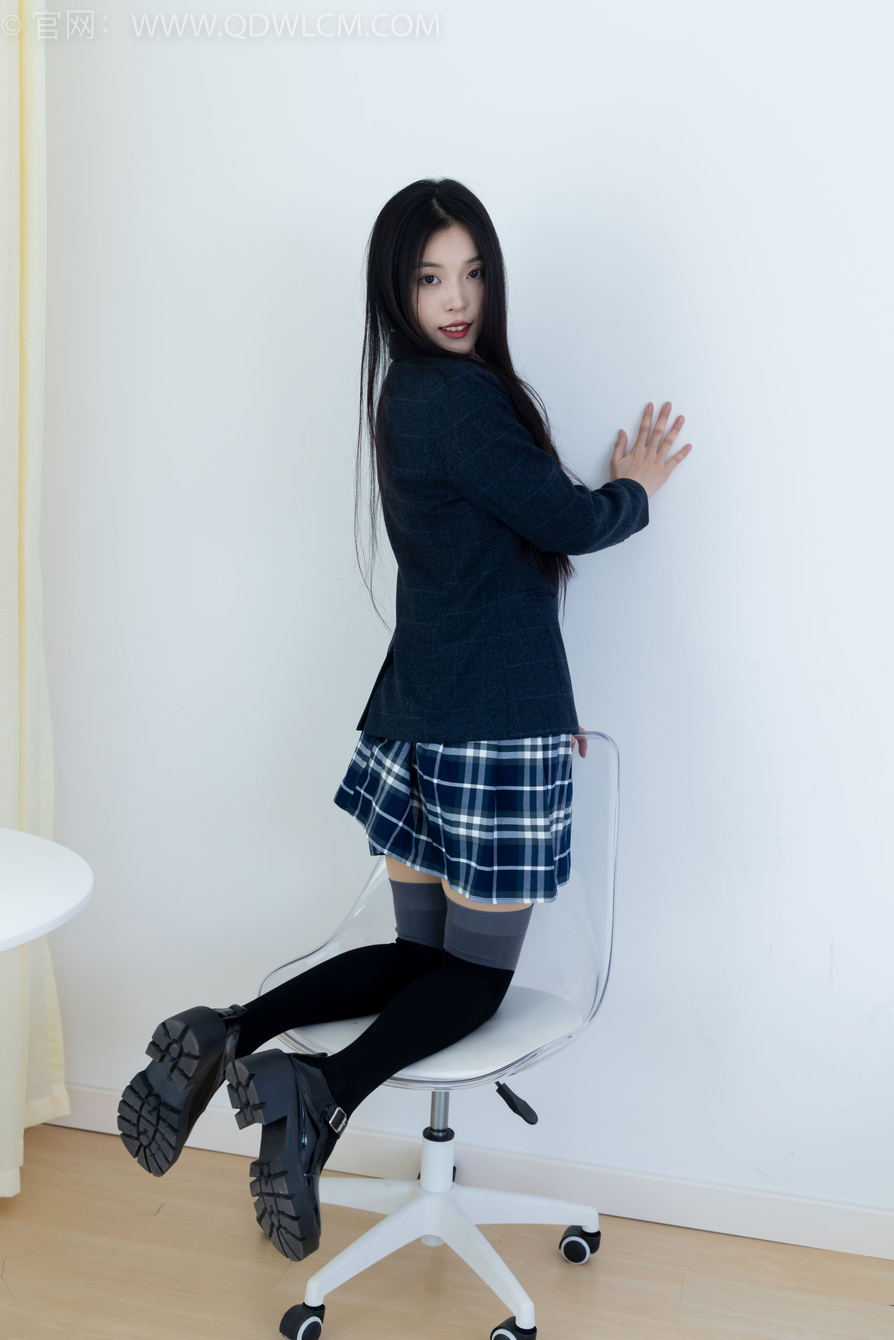 物恋传媒 No.2371 茯苓 - JK制服、皮鞋、拼接过膝袜/(155P)