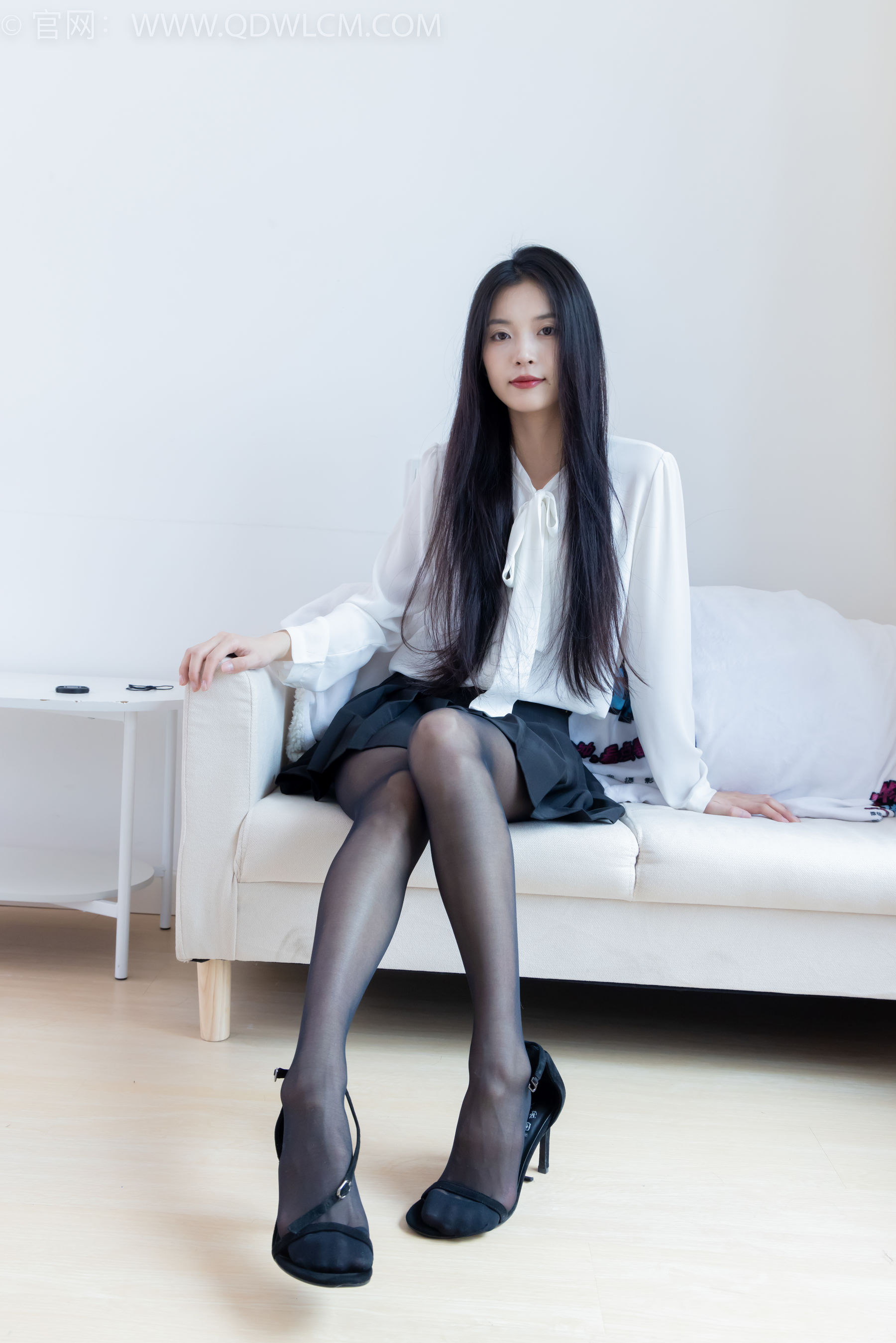 物恋传媒 No.2349 茯苓 - 高跟长靴、高跟凉鞋、厚肉丝、薄黑丝/(175P)