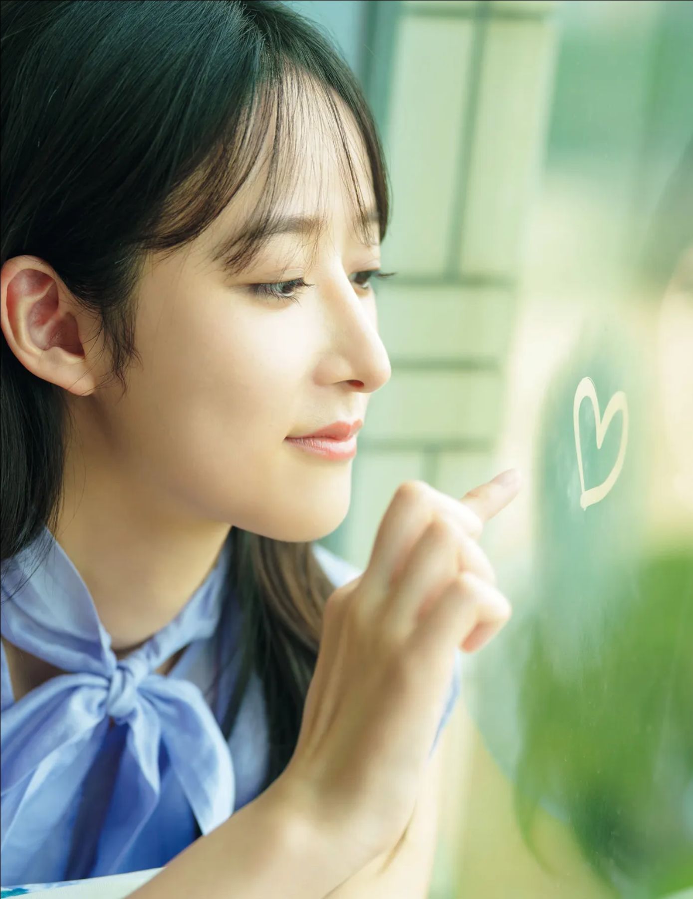 山崎あみ - 綺麗なお姉さんの密かな休日/(19P)