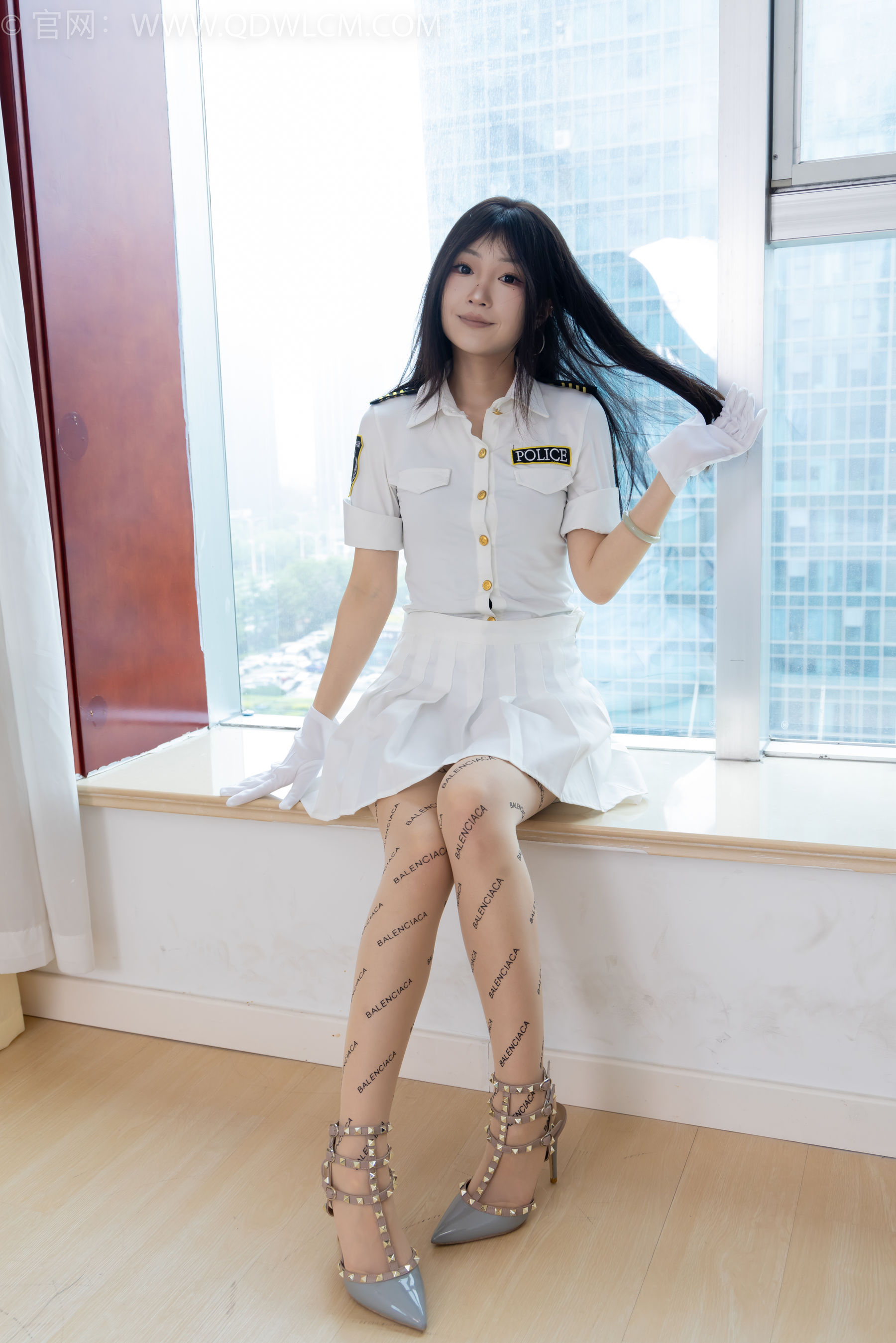 物恋传媒 No.2372 嘟嘟 - 高跟鞋、手套、薄黑丝脚尖加固款、薄肉丝脚尖加固款/(170P)