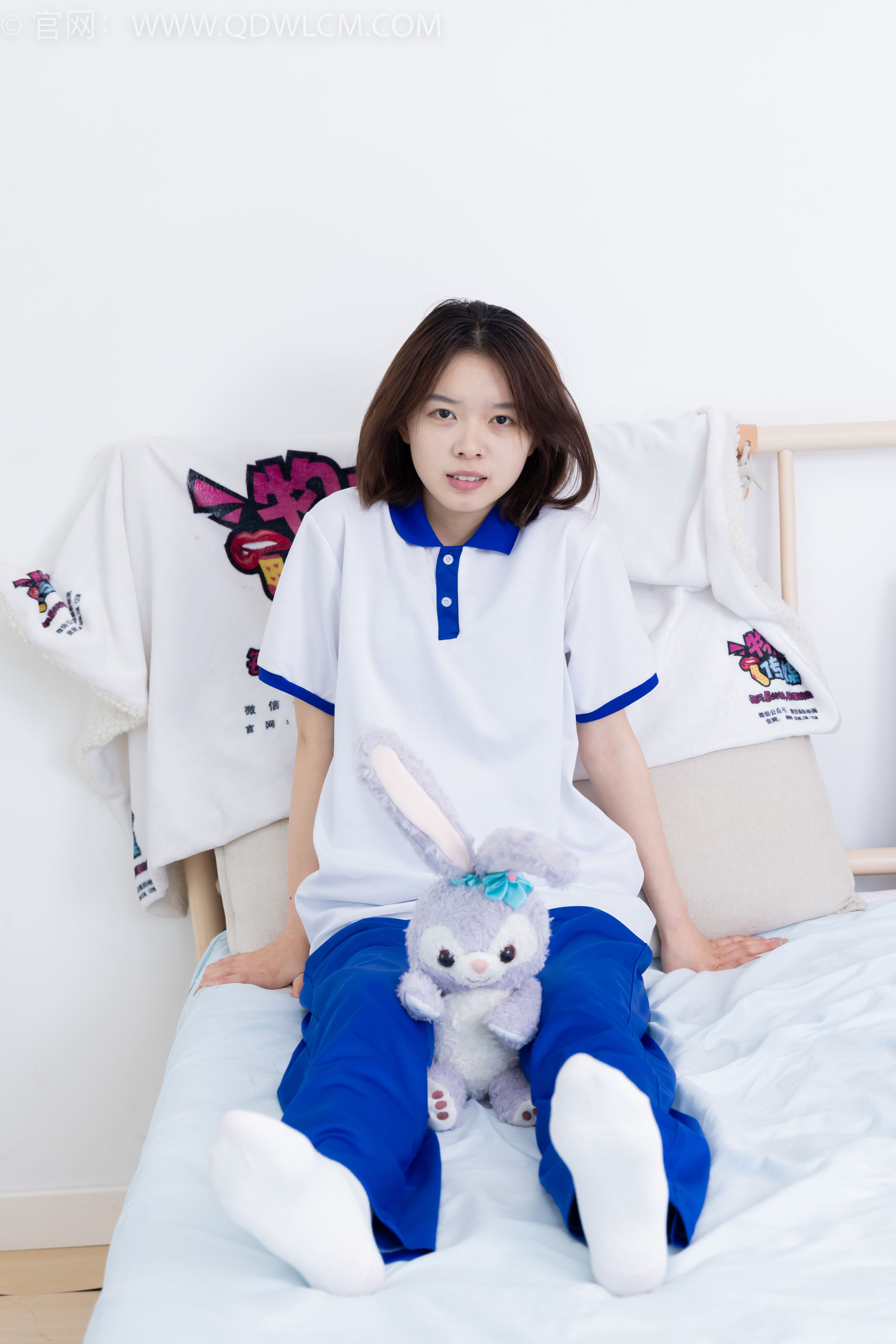 物恋传媒 No.2364 小悦 - 校服、板鞋、白棉袜、裸足/(150P)