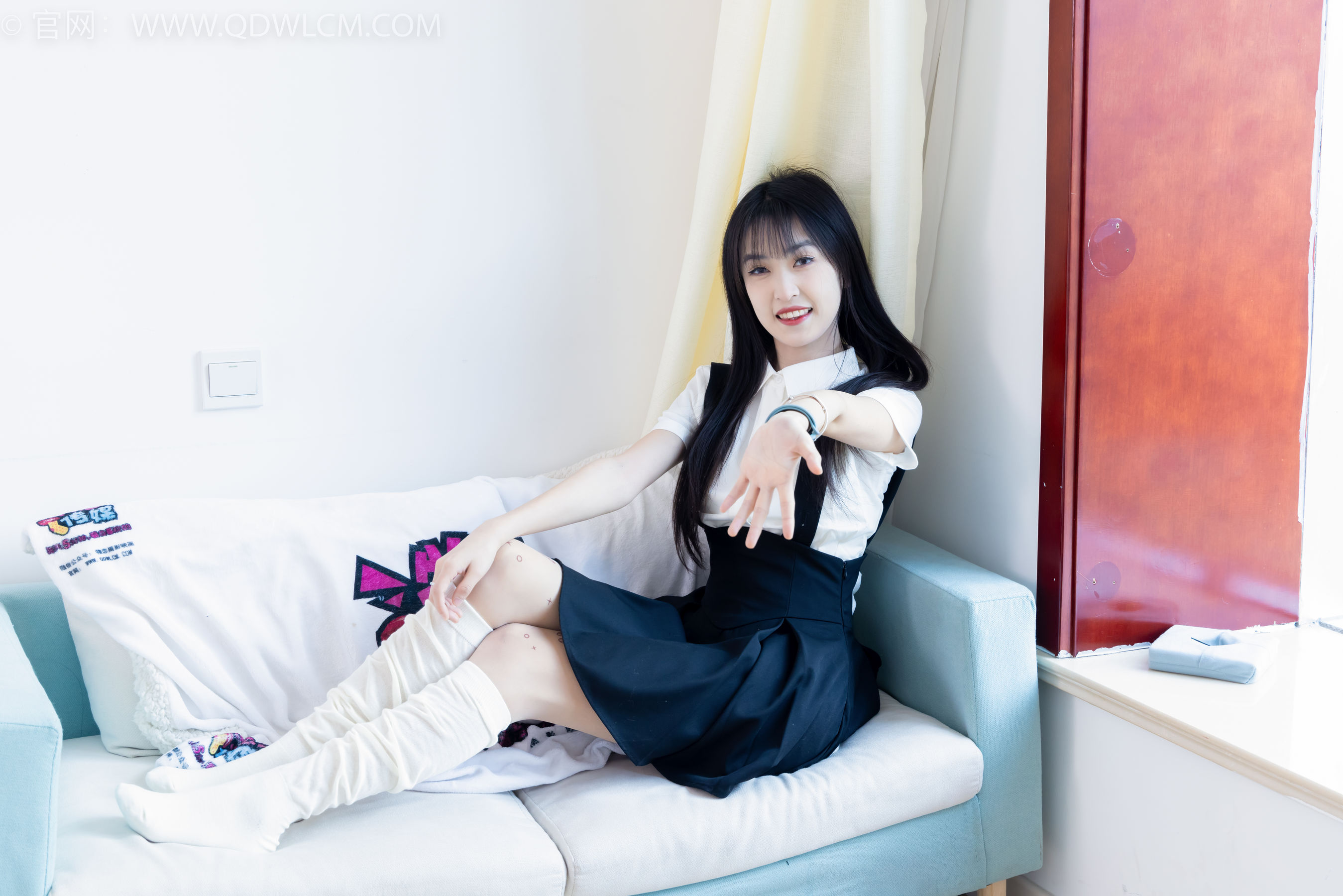 物恋传媒 No.2369 嘉木 - 长靴、长筒小腿白棉袜、蝴蝶薄肉丝/(200P)