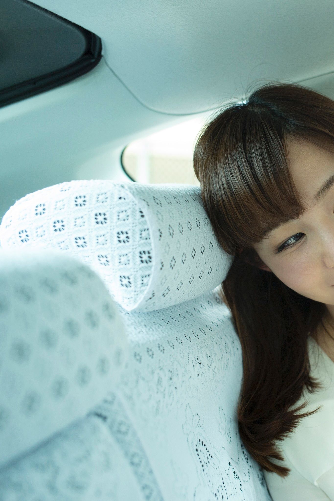 塩地美澄 - 日本一SEXYな美女アナと温泉旅/(88P)