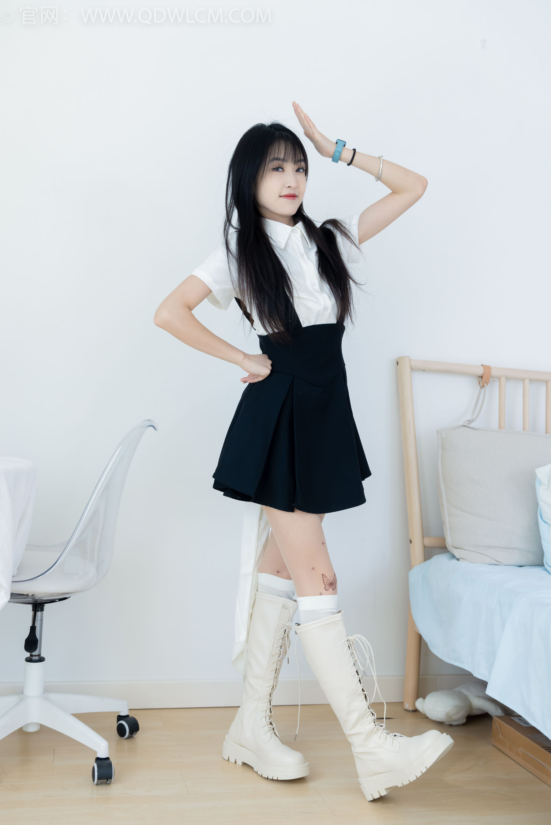 物恋传媒 No.2369 嘉木 - 长靴、长筒小腿白棉袜、蝴蝶薄肉丝/(200P)