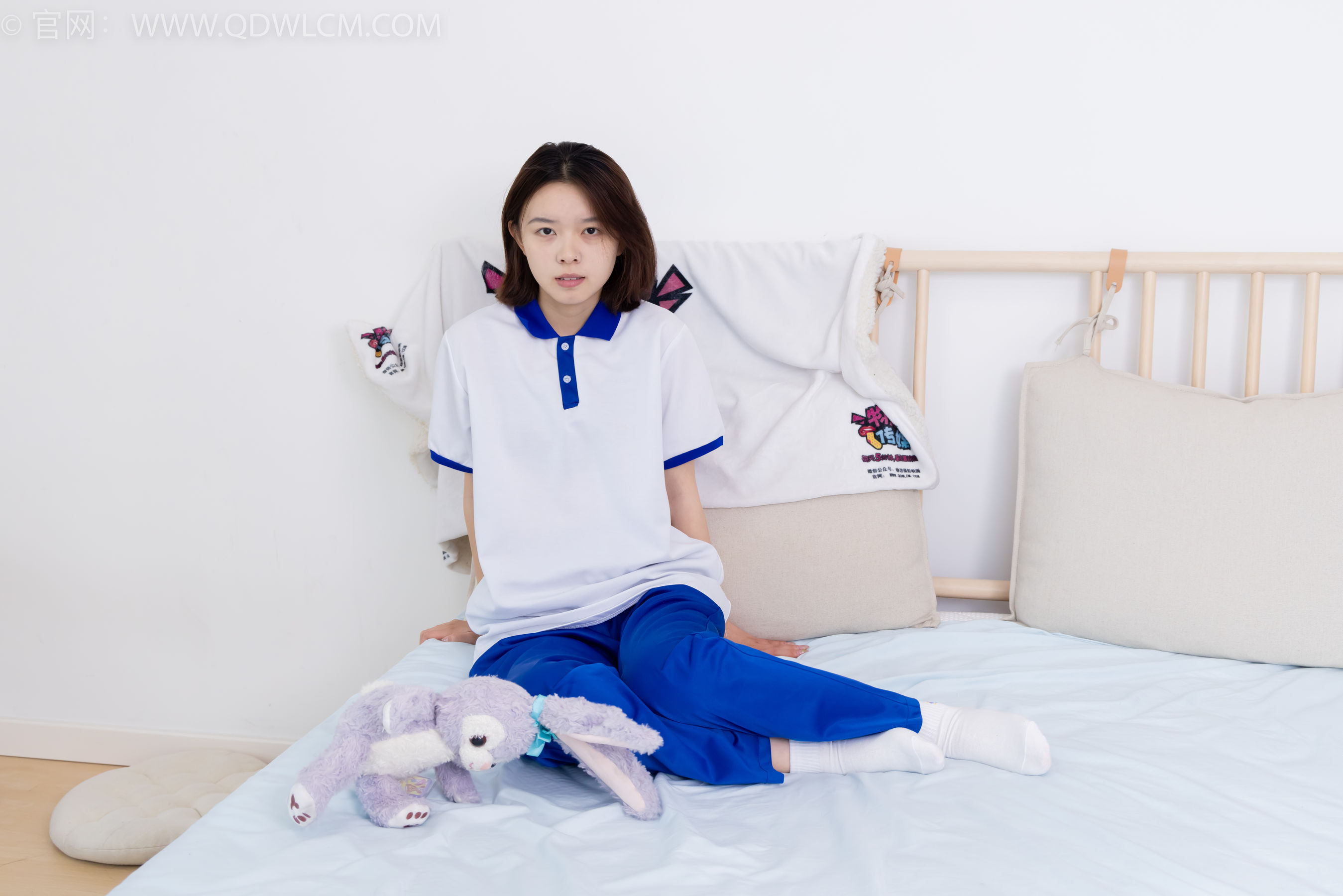 物恋传媒 No.2364 小悦 - 校服、板鞋、白棉袜、裸足/(150P)