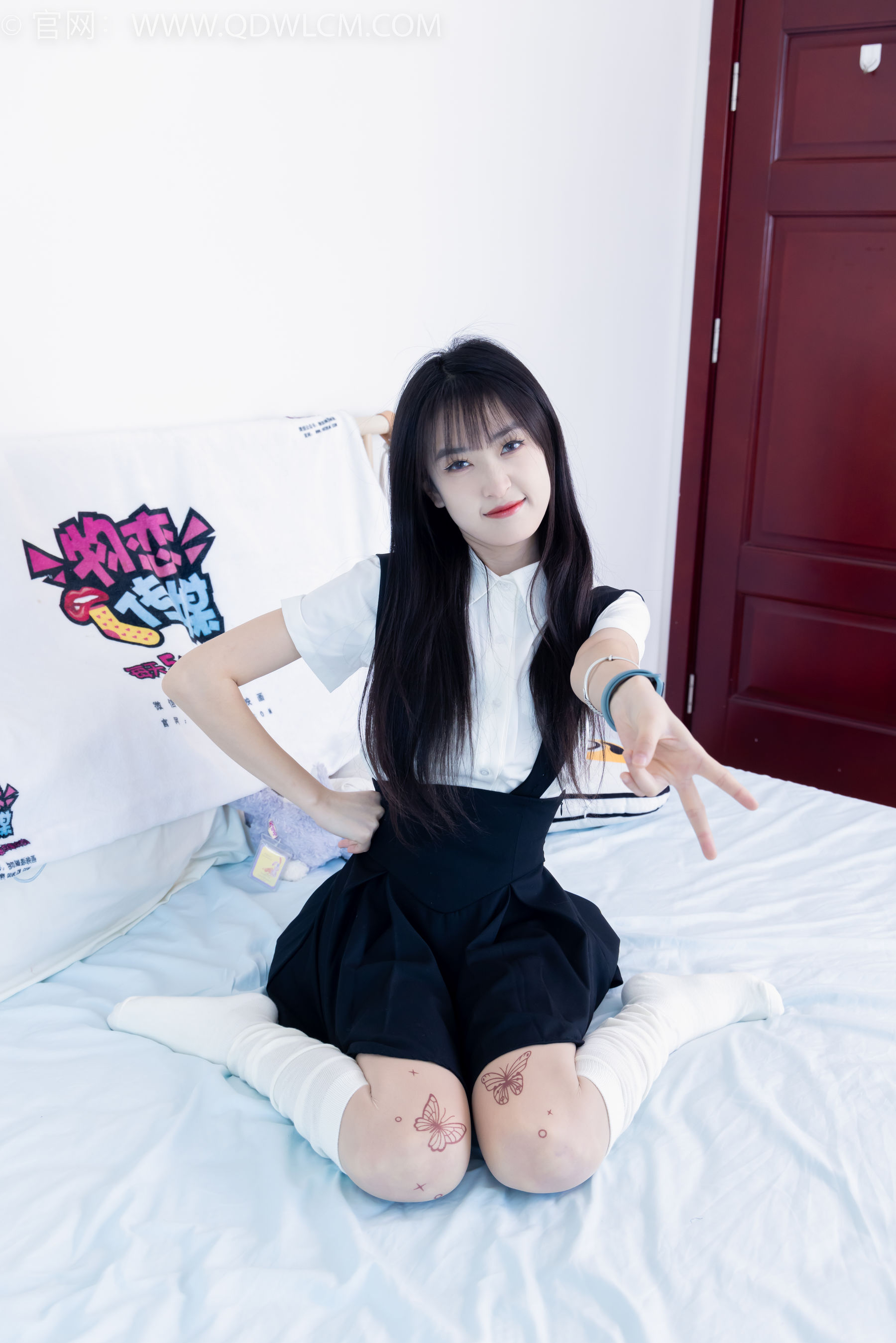 物恋传媒 No.2369 嘉木 - 长靴、长筒小腿白棉袜、蝴蝶薄肉丝/(200P)