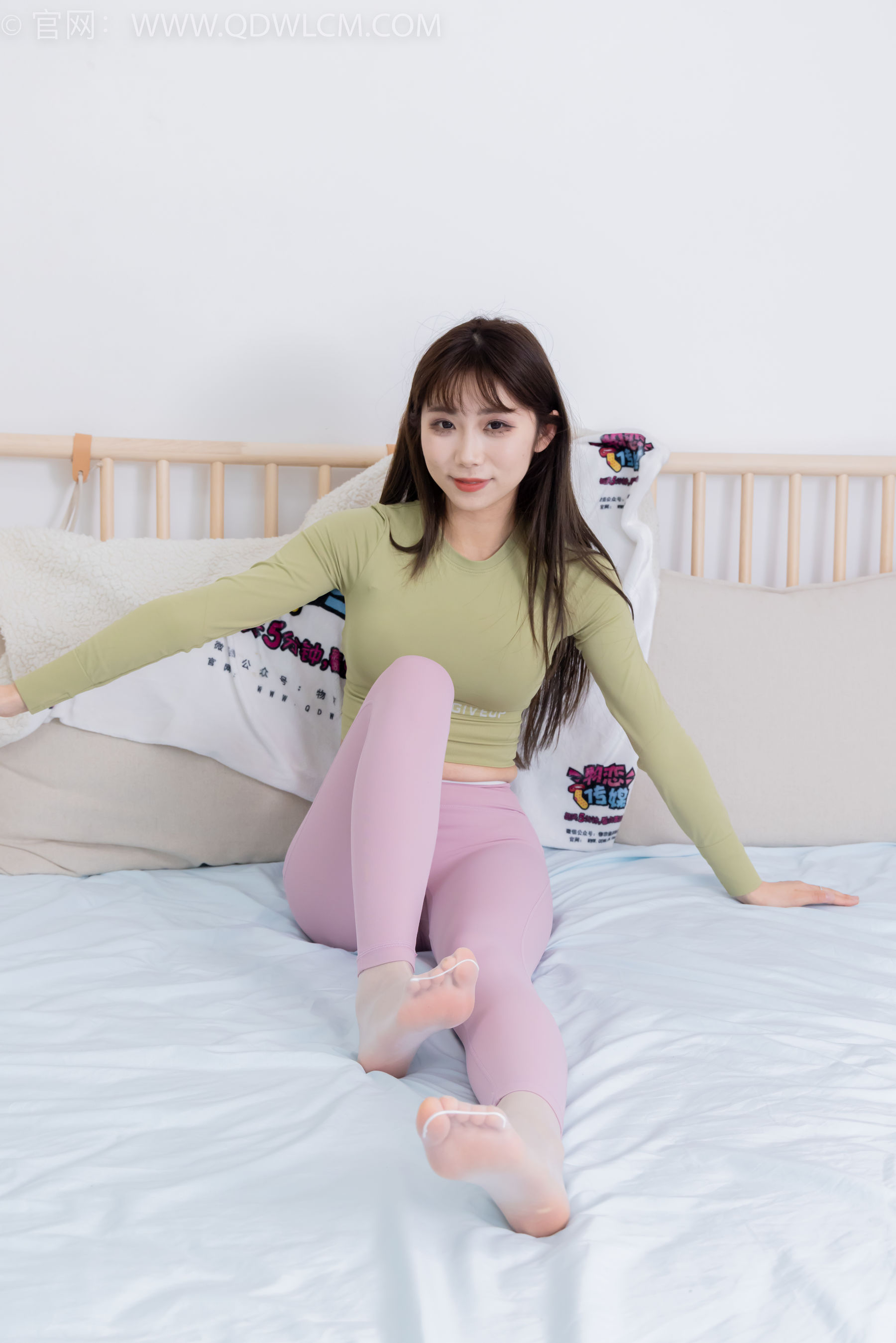 物恋传媒 No.2363 泡泡 - 瑜伽裤、过膝靴、薄白丝/(180P)