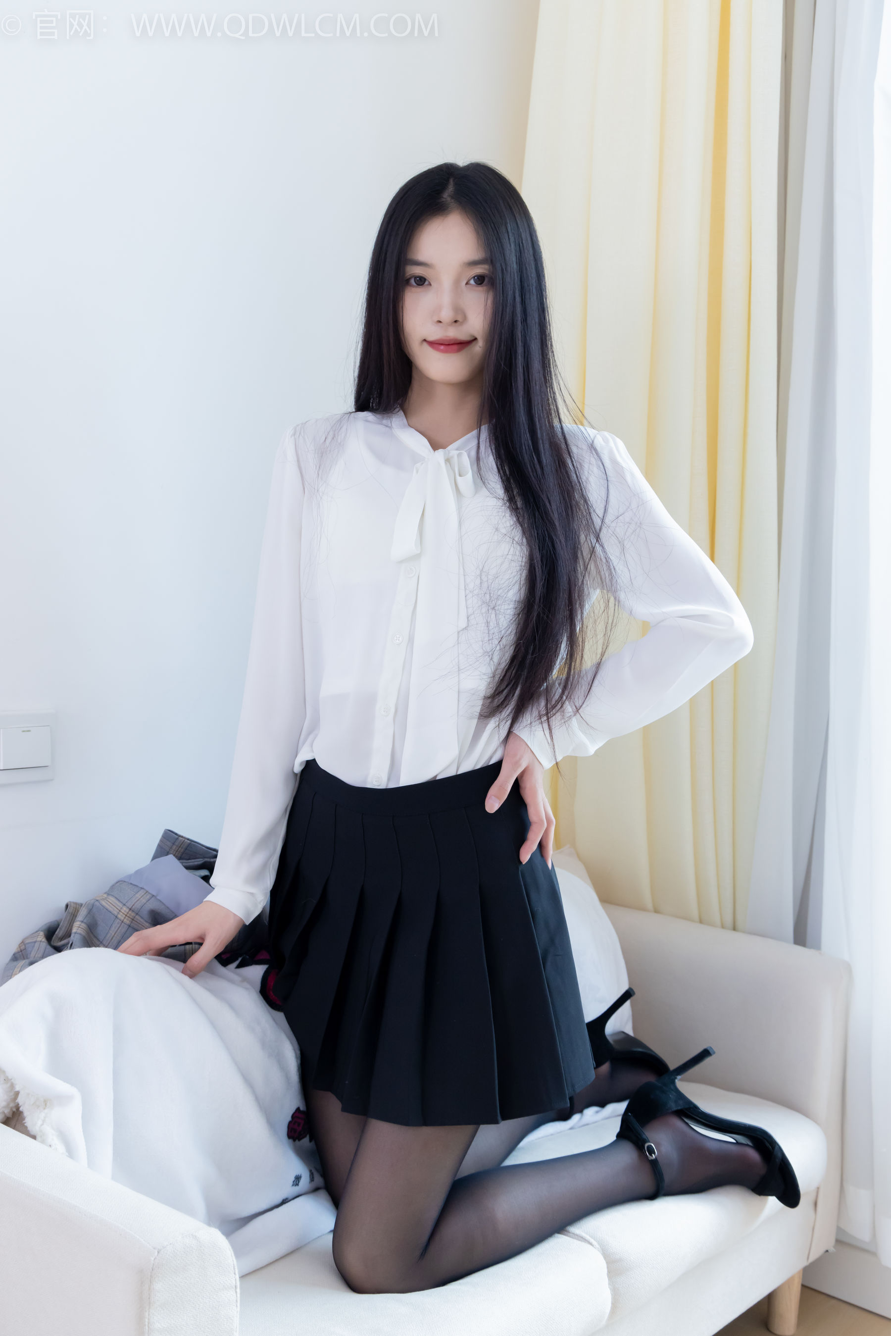 物恋传媒 No.2349 茯苓 - 高跟长靴、高跟凉鞋、厚肉丝、薄黑丝/(175P)