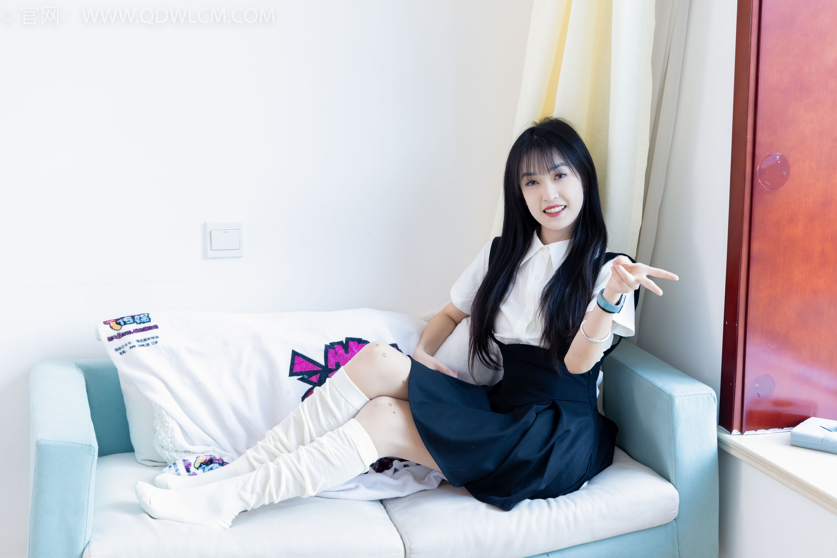 物恋传媒 No.2369 嘉木 - 长靴、长筒小腿白棉袜、蝴蝶薄肉丝/(200P)