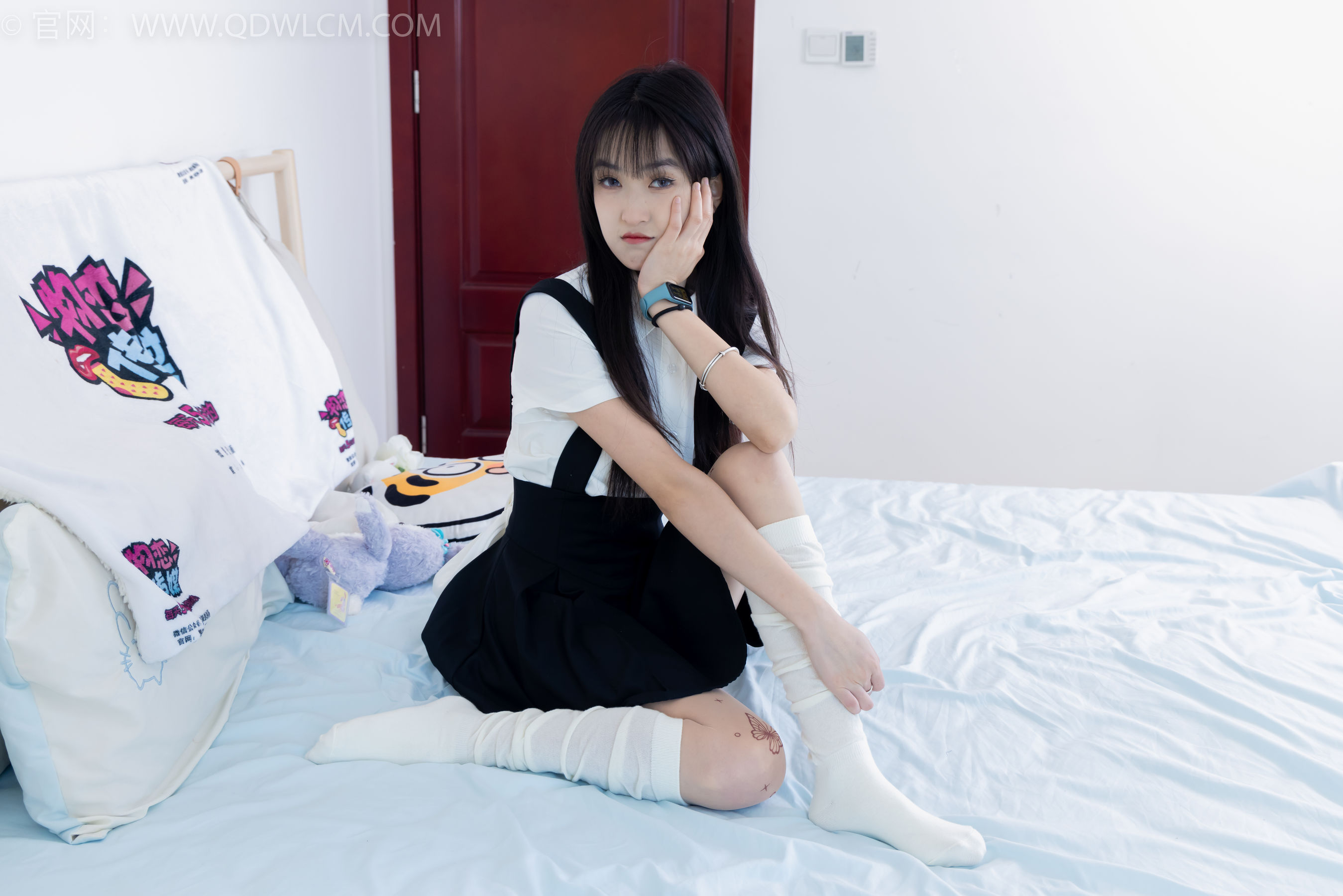 物恋传媒 No.2369 嘉木 - 长靴、长筒小腿白棉袜、蝴蝶薄肉丝/(200P)