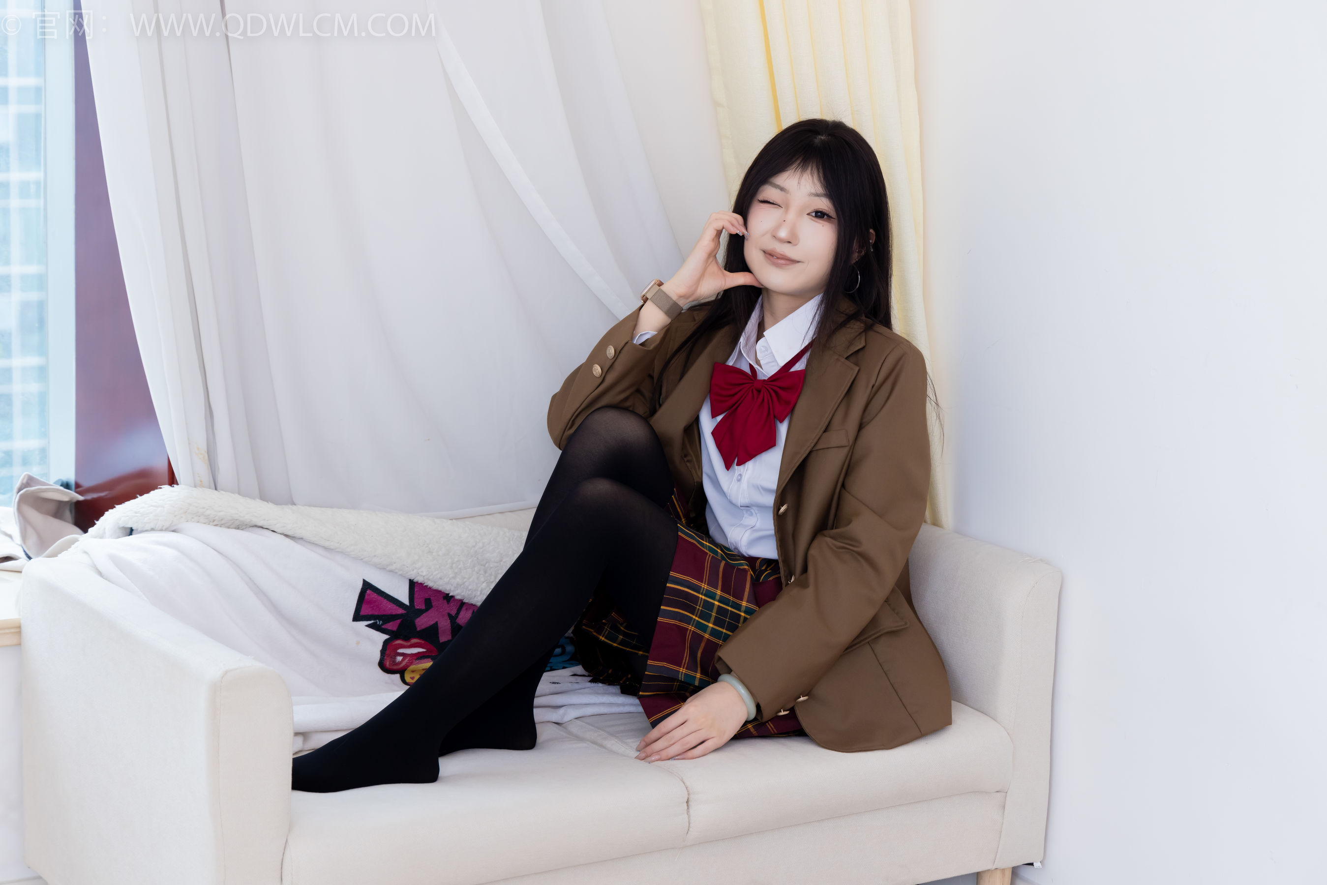 物恋传媒 No.2367 嘟嘟 - 皮鞋、厚黑丝、jk制服/(165P)