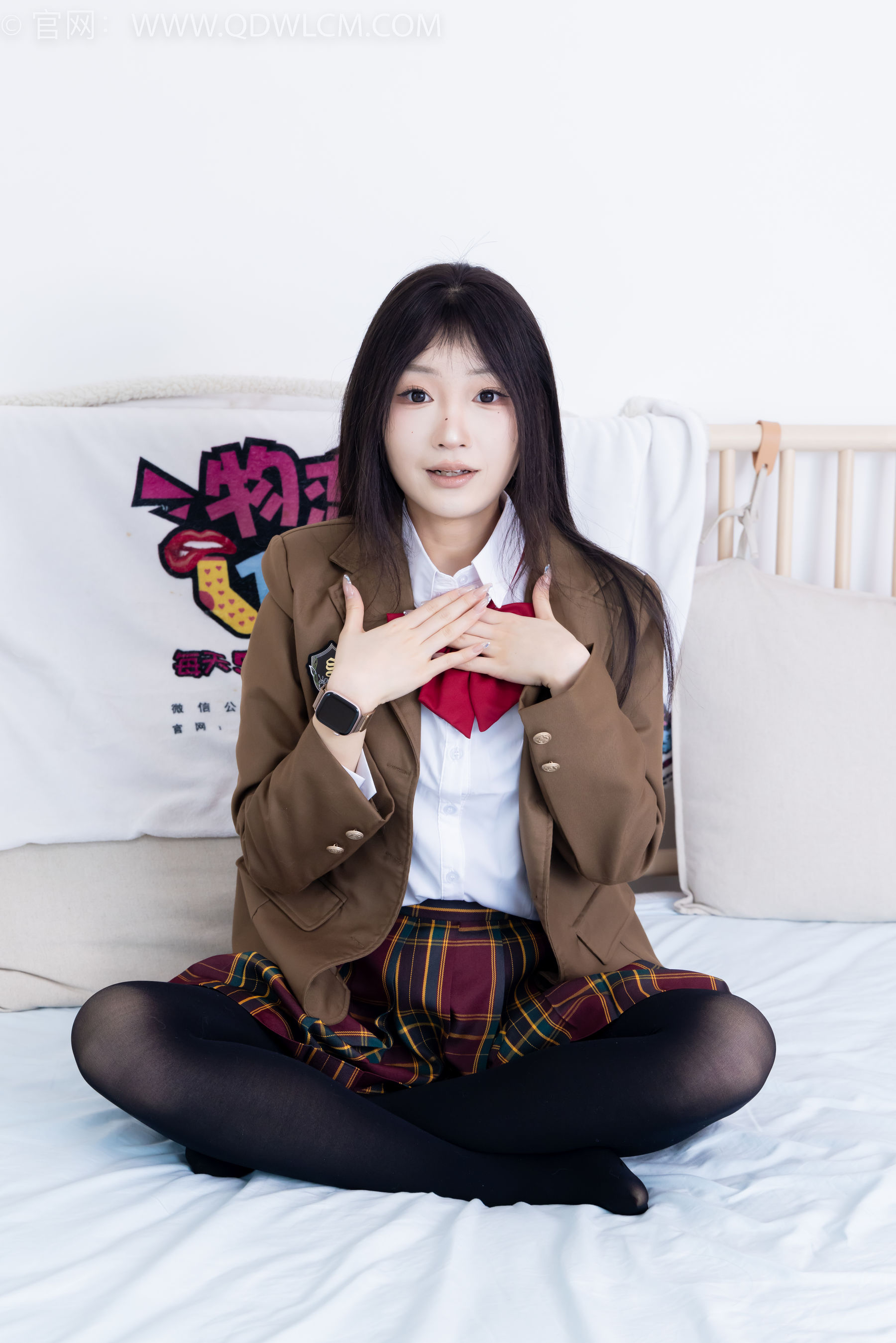 物恋传媒 No.2367 嘟嘟 - 皮鞋、厚黑丝、jk制服/(165P)