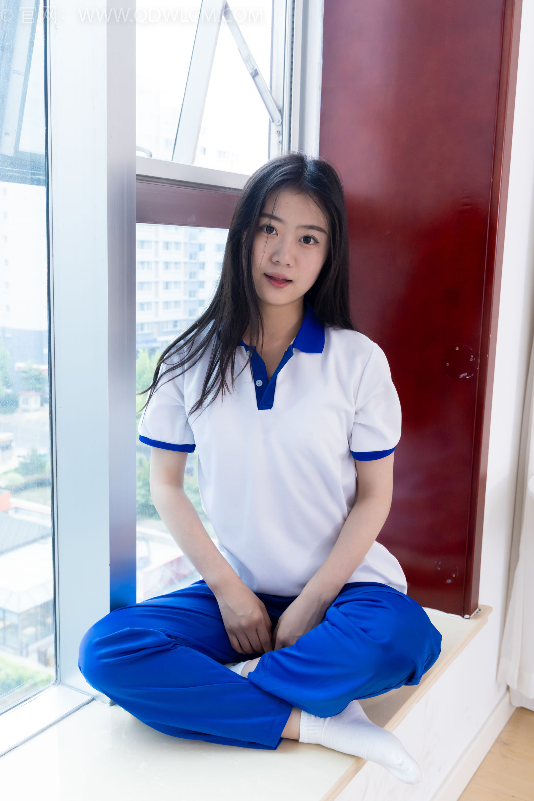 物恋传媒 No.2368 芋头 - 板鞋、白棉袜、裸足/(150P)