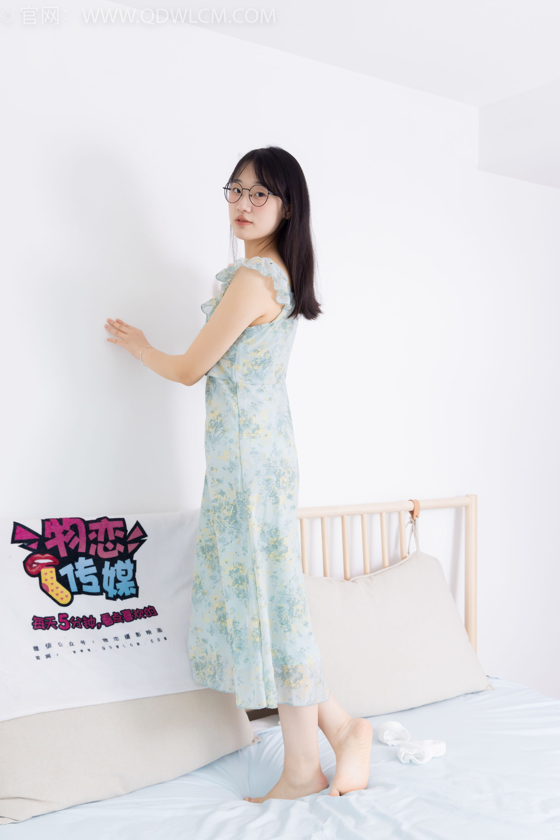 物恋传媒 No.2350 小椿 - 高跟鞋、白棉袜、裸足/(150P)