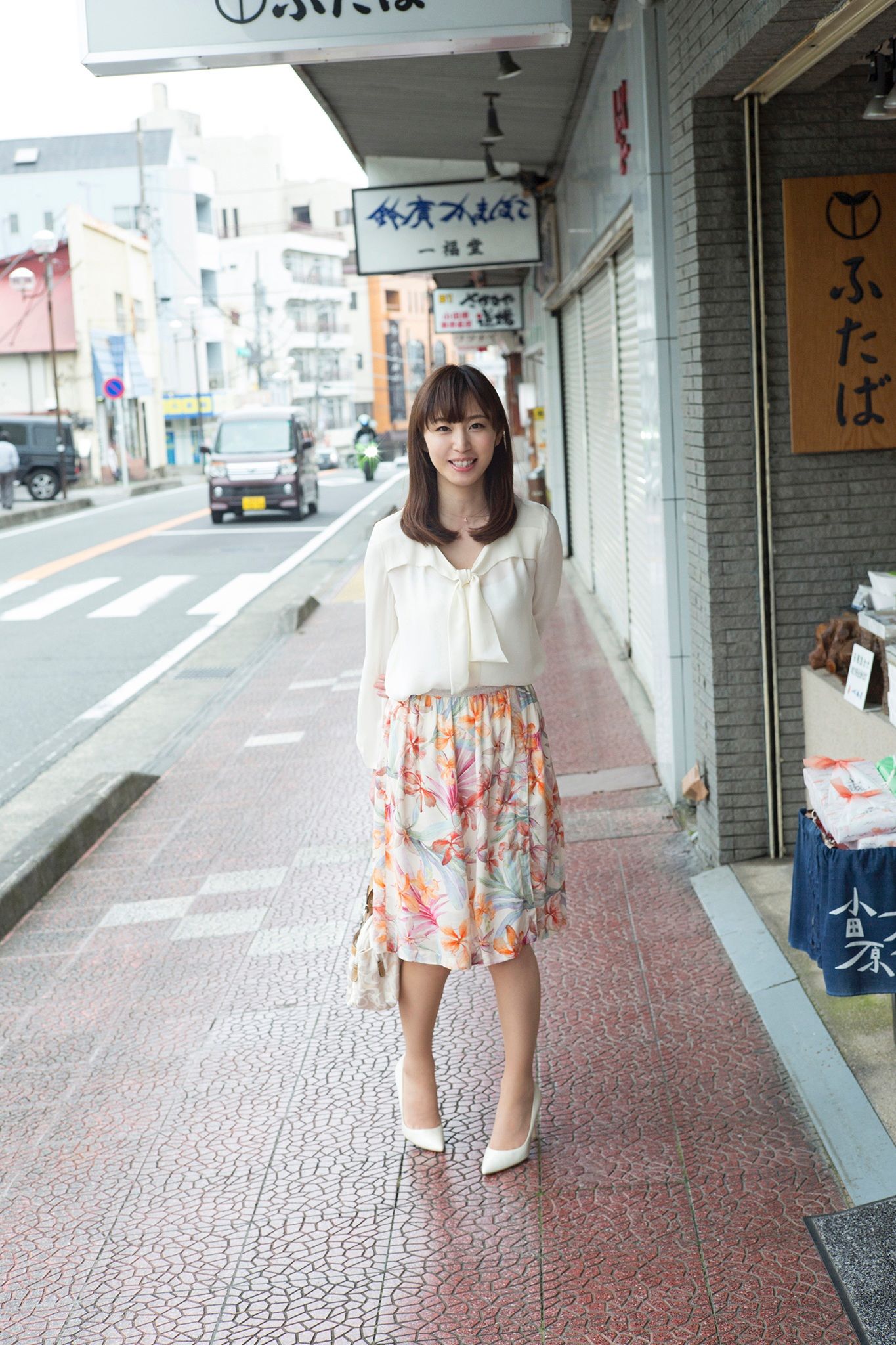 塩地美澄 - 日本一SEXYな美女アナと温泉旅/(88P)