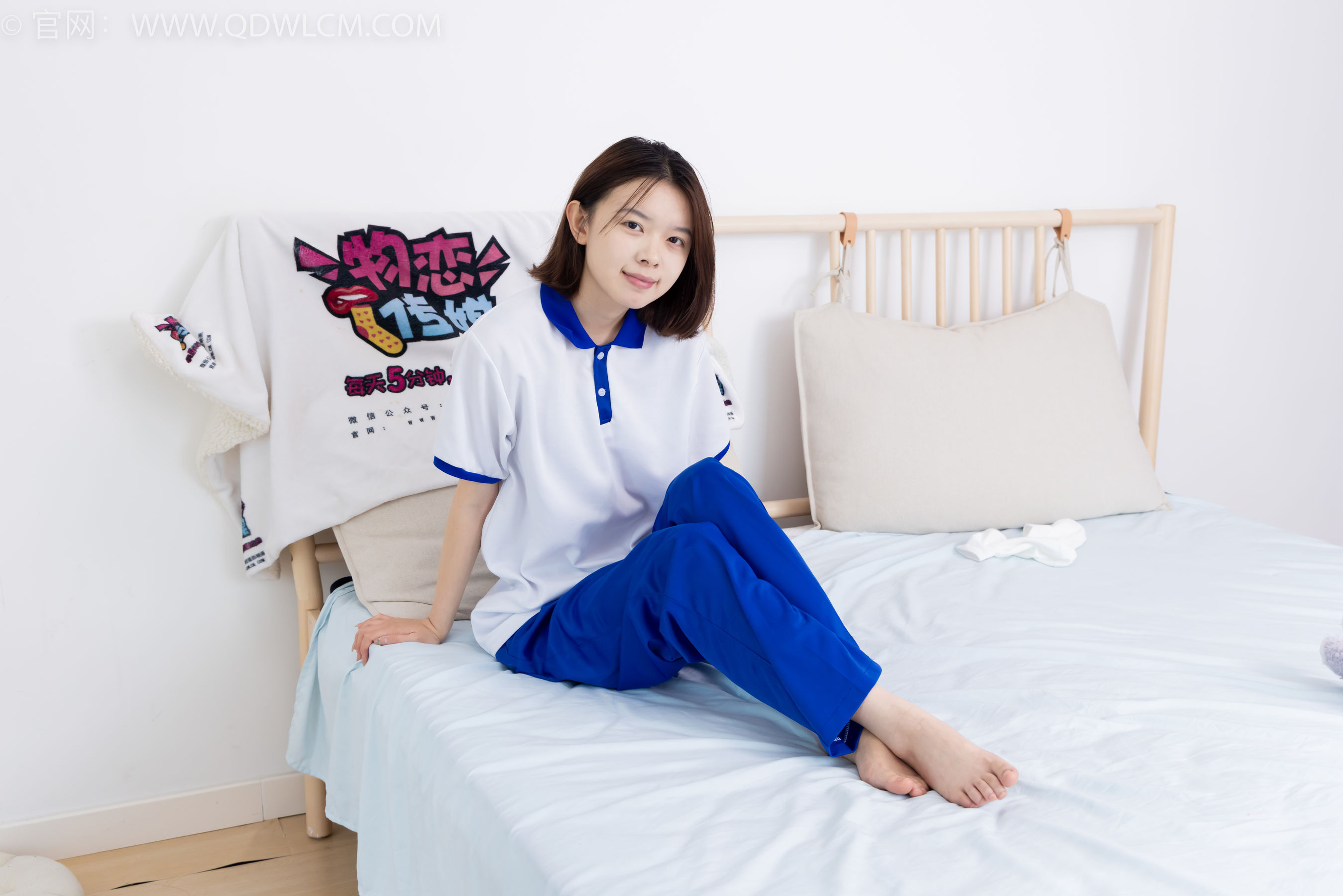 物恋传媒 No.2364 小悦 - 校服、板鞋、白棉袜、裸足/(150P)