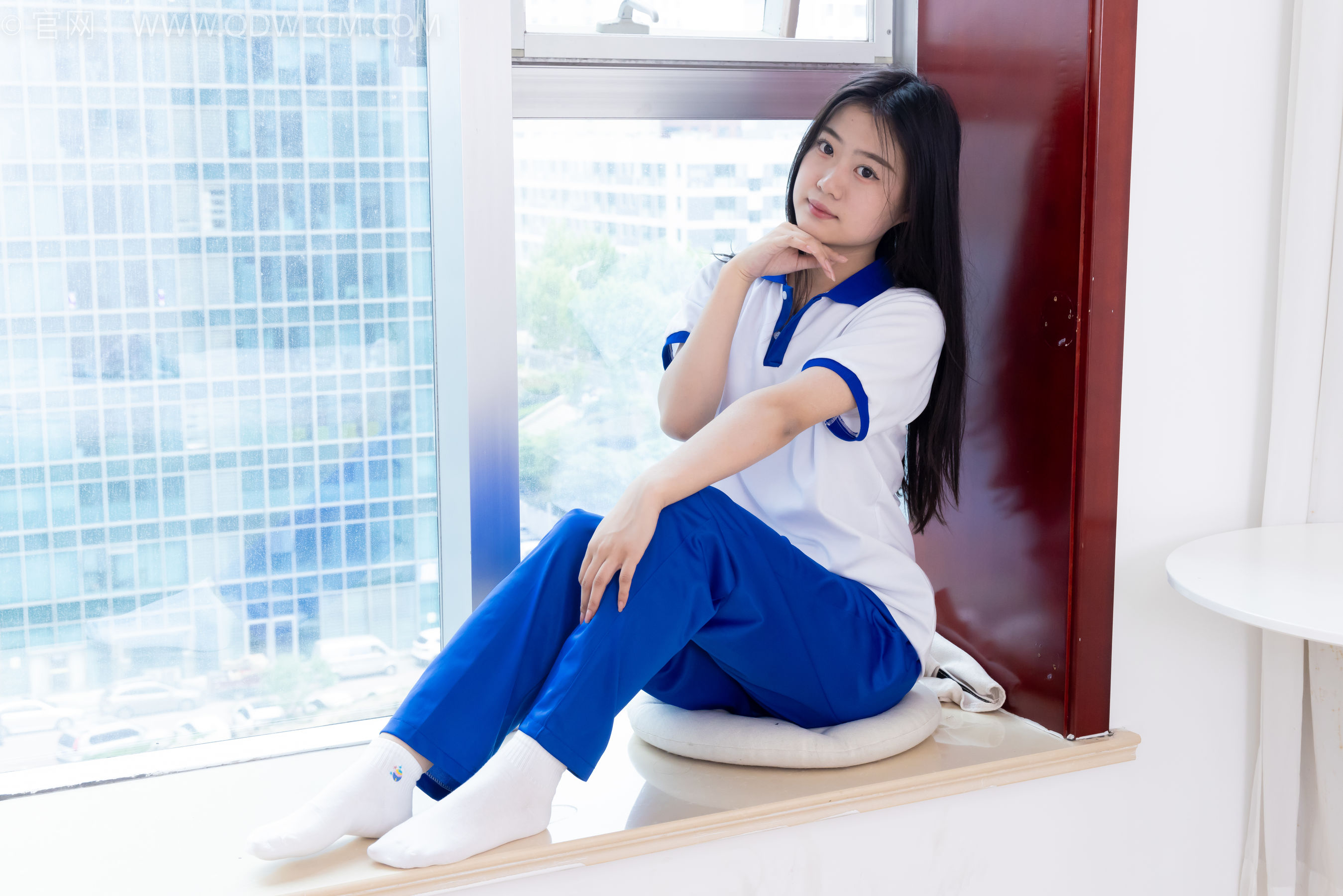 物恋传媒 No.2368 芋头 - 板鞋、白棉袜、裸足/(150P)