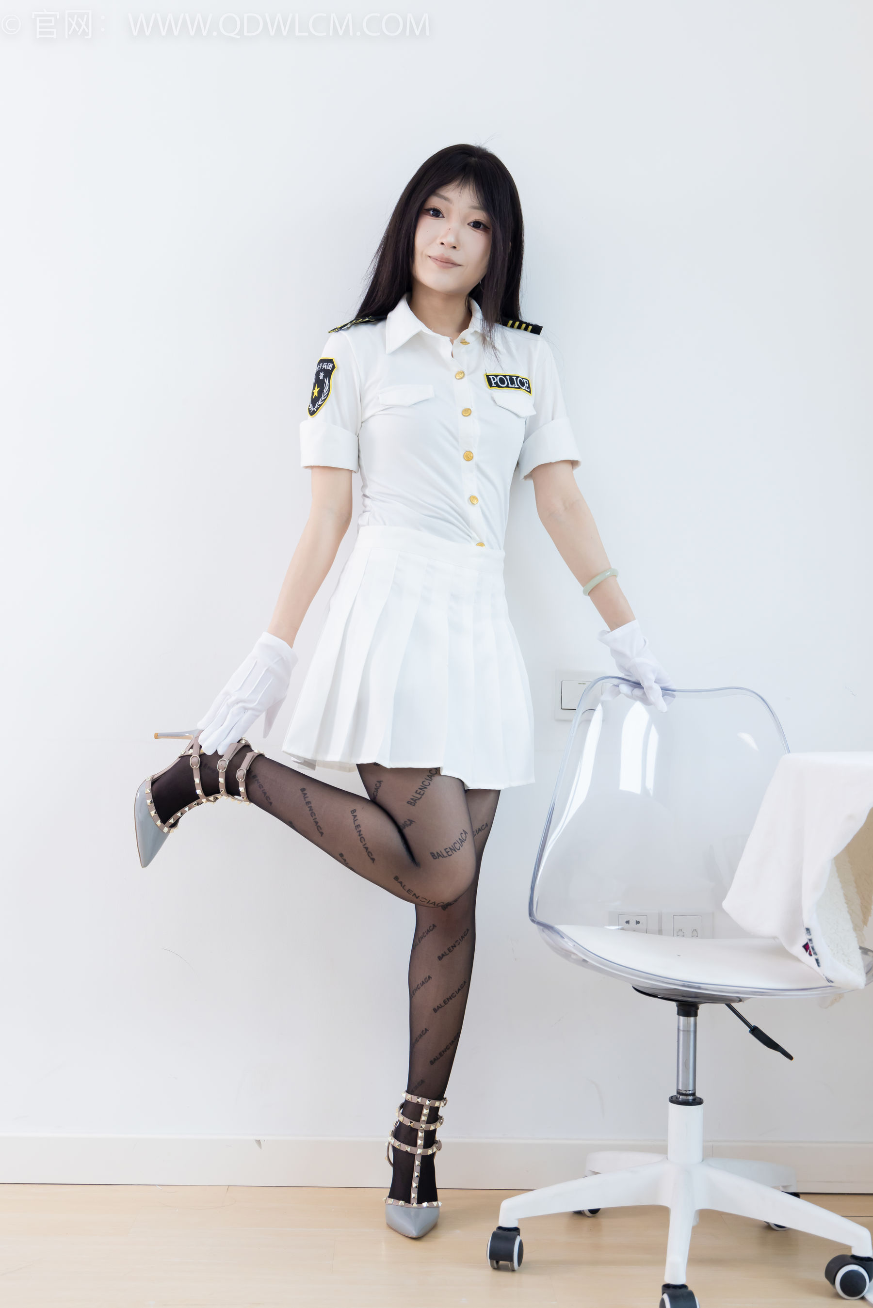 物恋传媒 No.2372 嘟嘟 - 高跟鞋、手套、薄黑丝脚尖加固款、薄肉丝脚尖加固款/(170P)