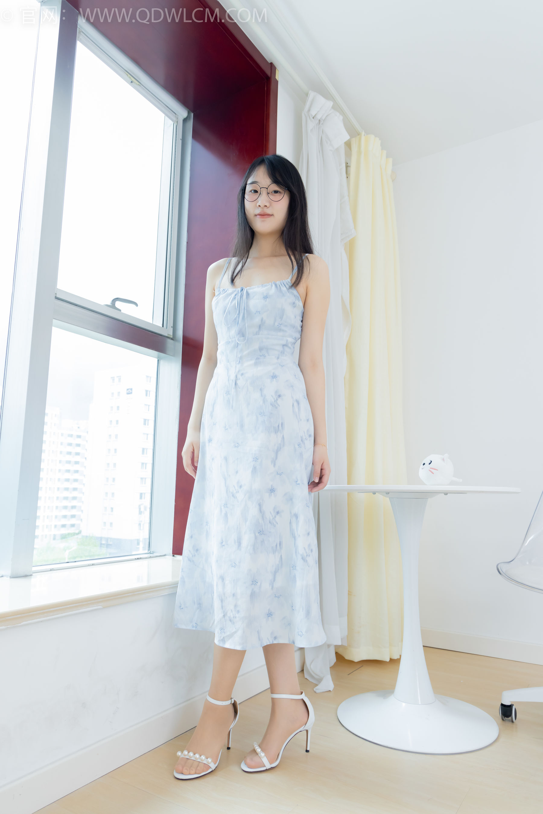 物恋传媒 No.2357 小椿 - 高跟凉鞋、肉丝/(150P)