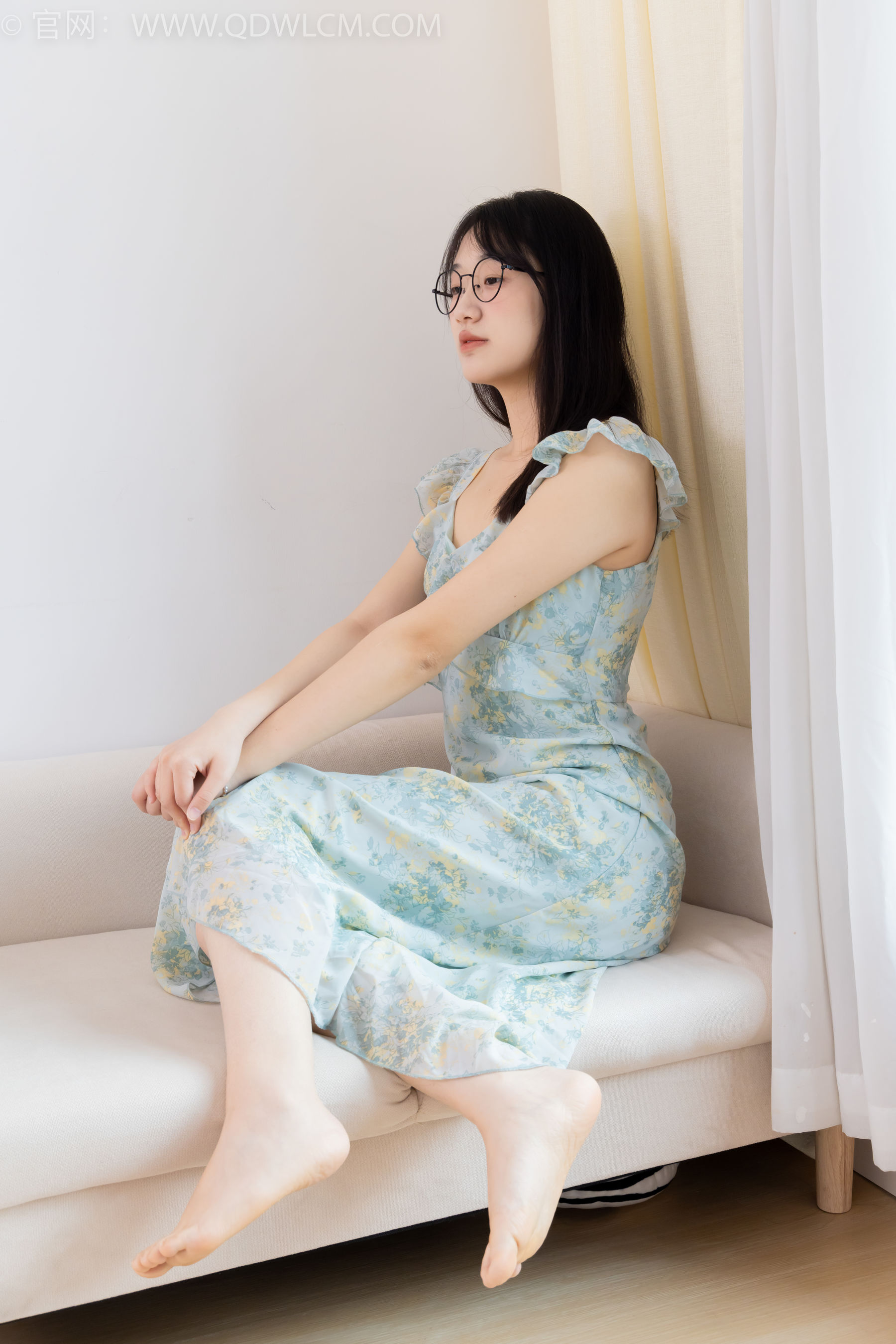 物恋传媒 No.2350 小椿 - 高跟鞋、白棉袜、裸足/(150P)