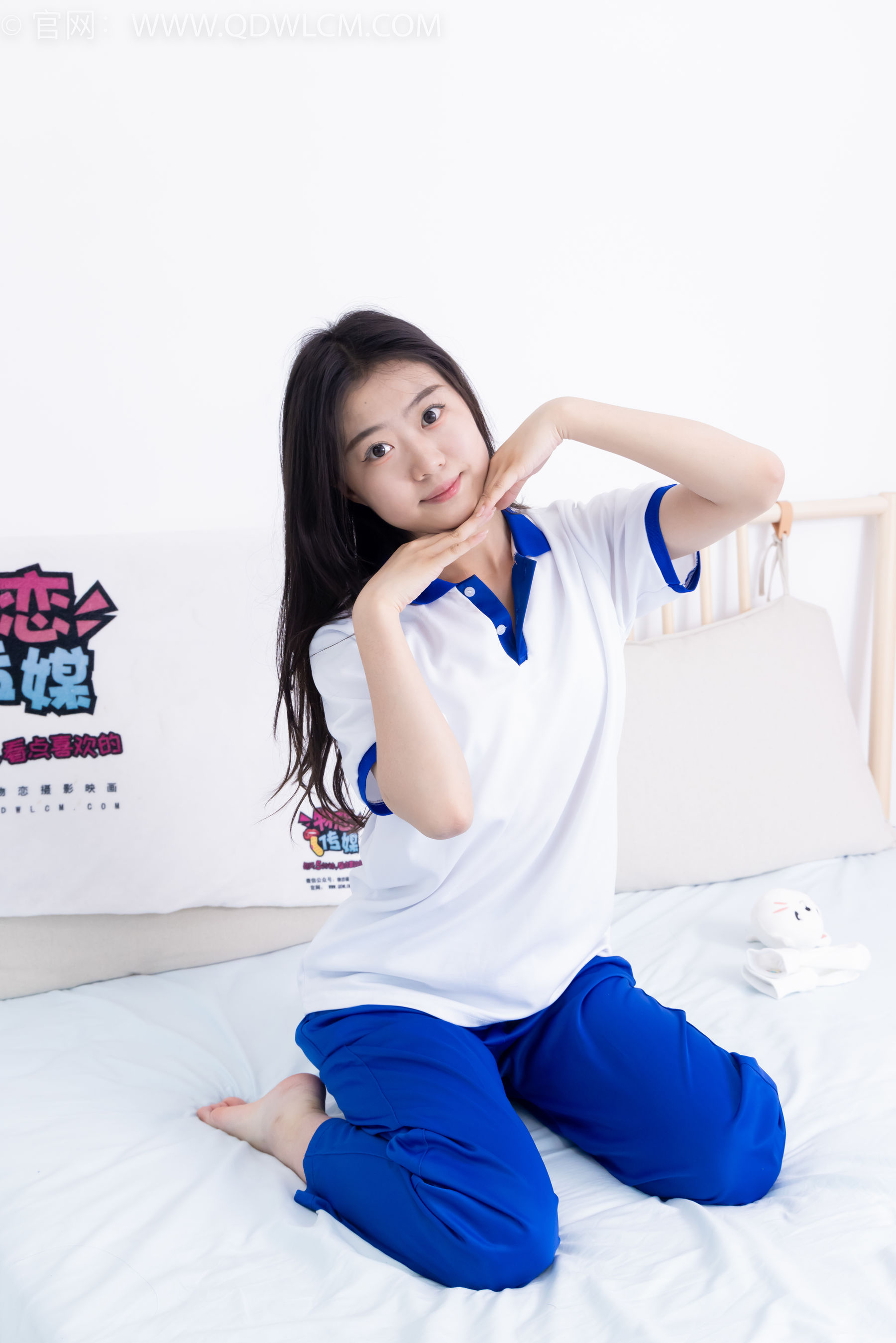 物恋传媒 No.2368 芋头 - 板鞋、白棉袜、裸足/(150P)